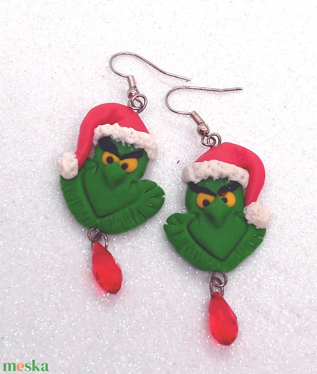 Grinch - ékszer - fülbevaló - lógó fülbevaló - Meska.hu Grinch - ékszer - fülbevaló - lógó fülbevaló - Meska.hu