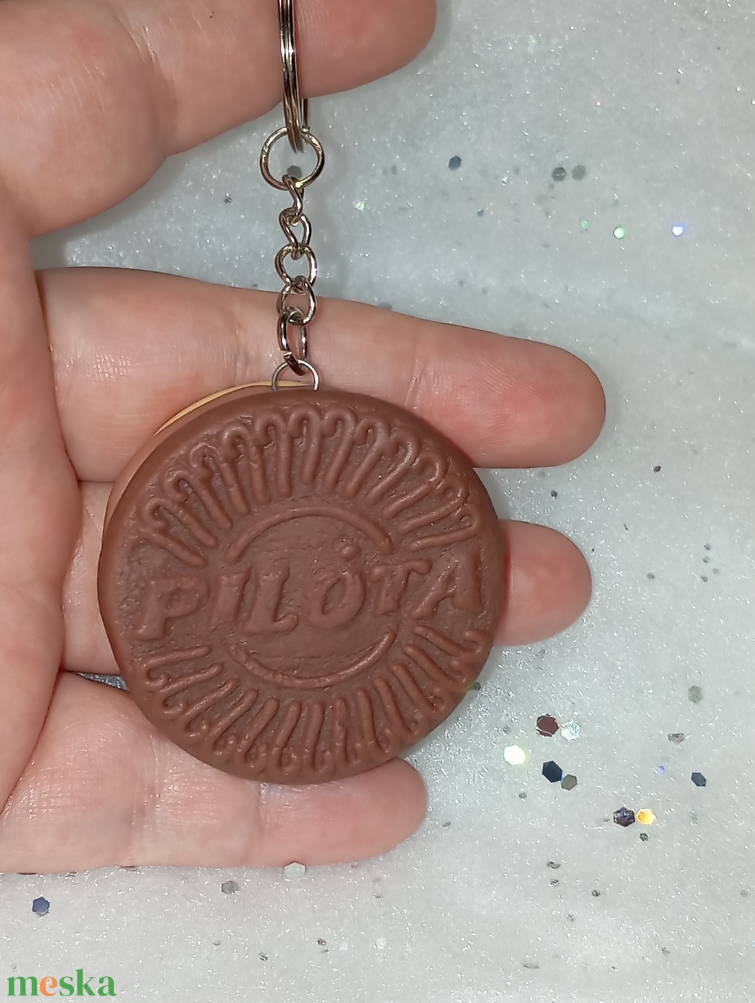 Pilóta keksz kulcstartó  - táska & tok - kulcstartó & táskadísz - kulcstartó - Meska.hu