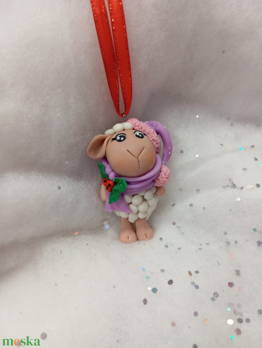 Sapkás sálas fehér bárány  Karácsonyfadísz gyermekbarát karácsonyfa dísz, karácsonyi dekor  - karácsony - karácsonyi lakásdekoráció - karácsonyfadíszek - Meska.hu