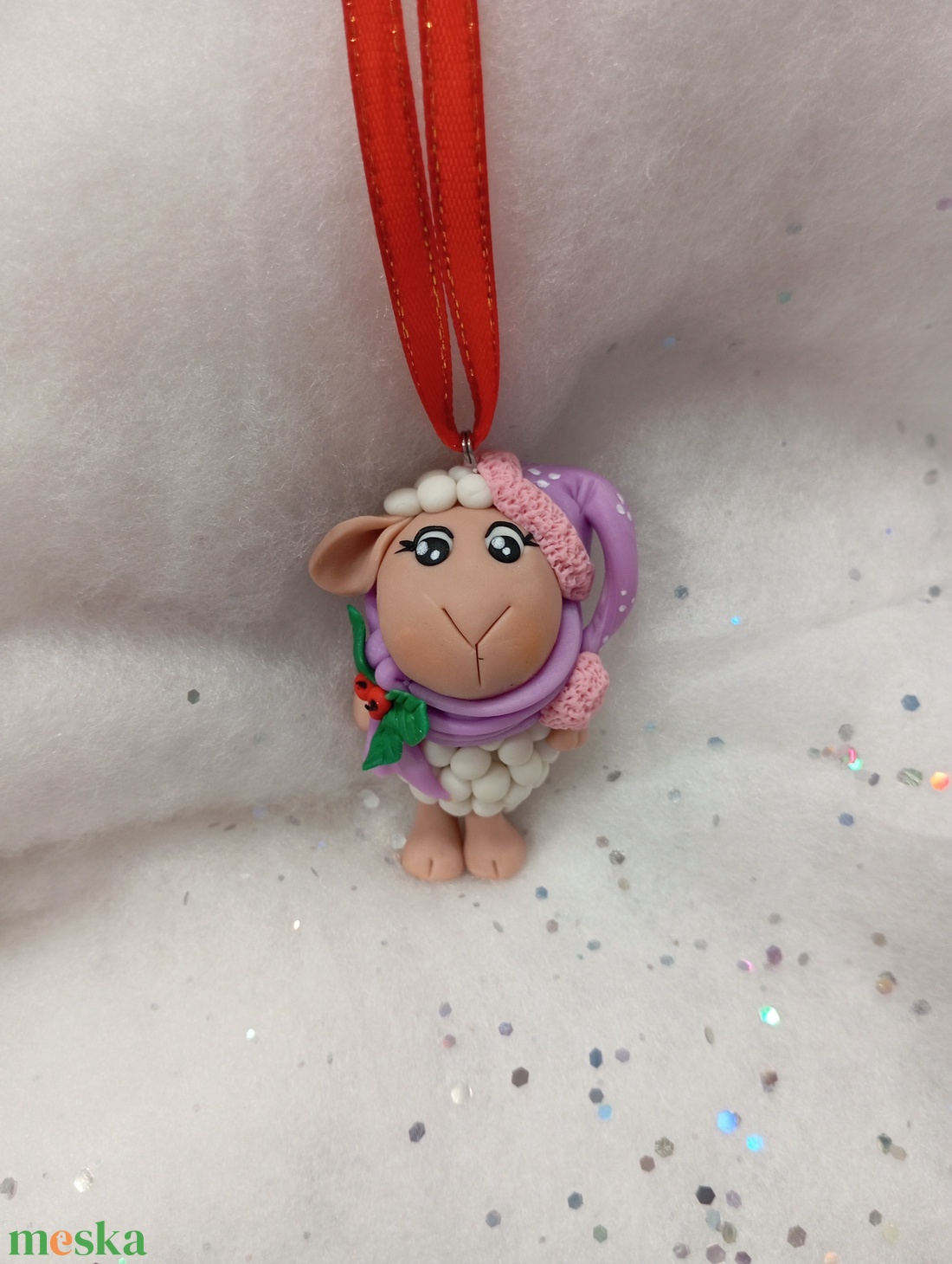 Sapkás sálas fehér bárány  Karácsonyfadísz gyermekbarát karácsonyfa dísz, karácsonyi dekor  - karácsony - karácsonyi lakásdekoráció - karácsonyfadíszek - Meska.hu