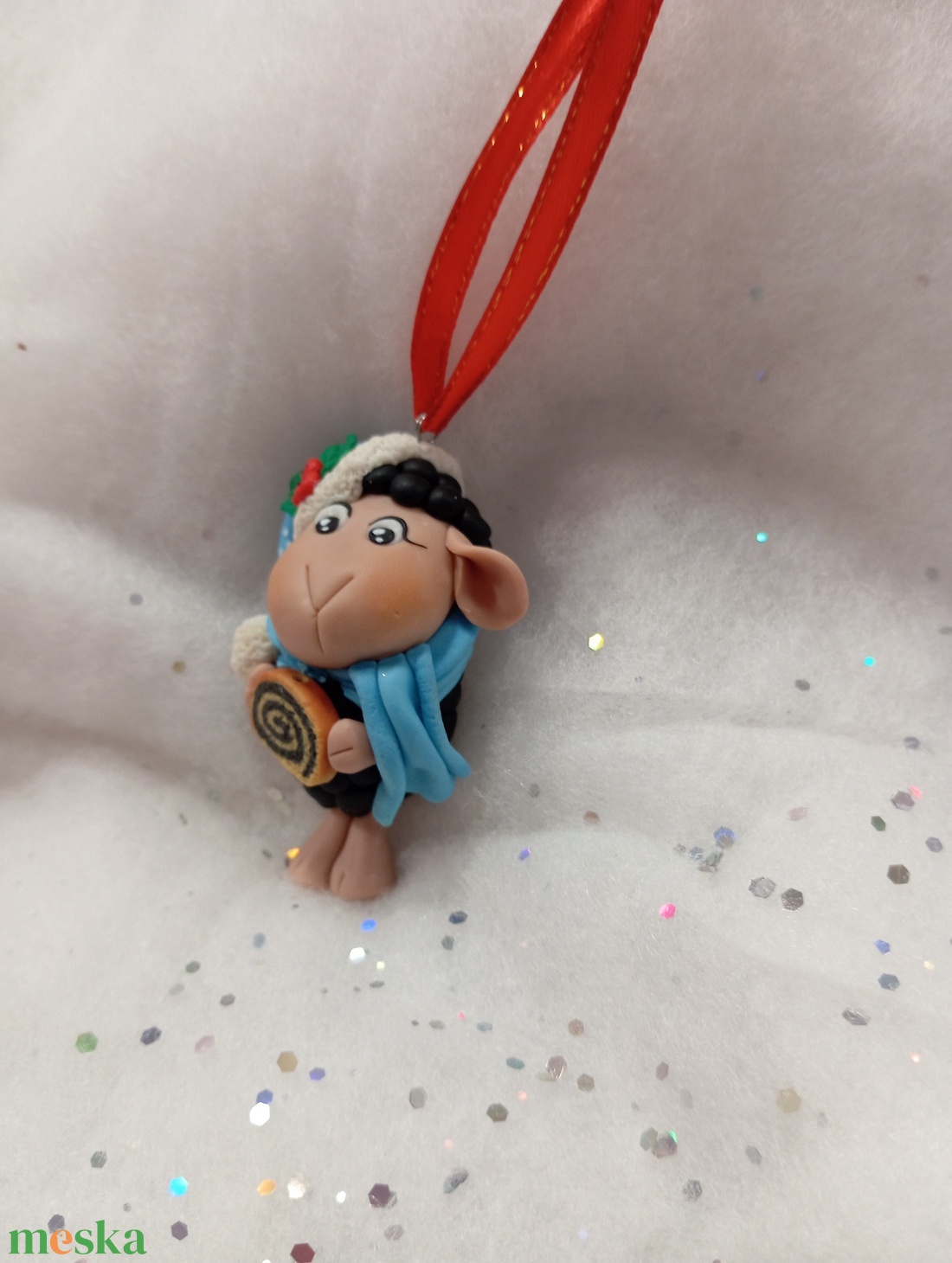 Sapkás bejglis fekete bárány  Karácsonyfadísz gyermekbarát karácsonyfa dísz, karácsonyi dekor  - karácsony - karácsonyi lakásdekoráció - karácsonyfadíszek - Meska.hu