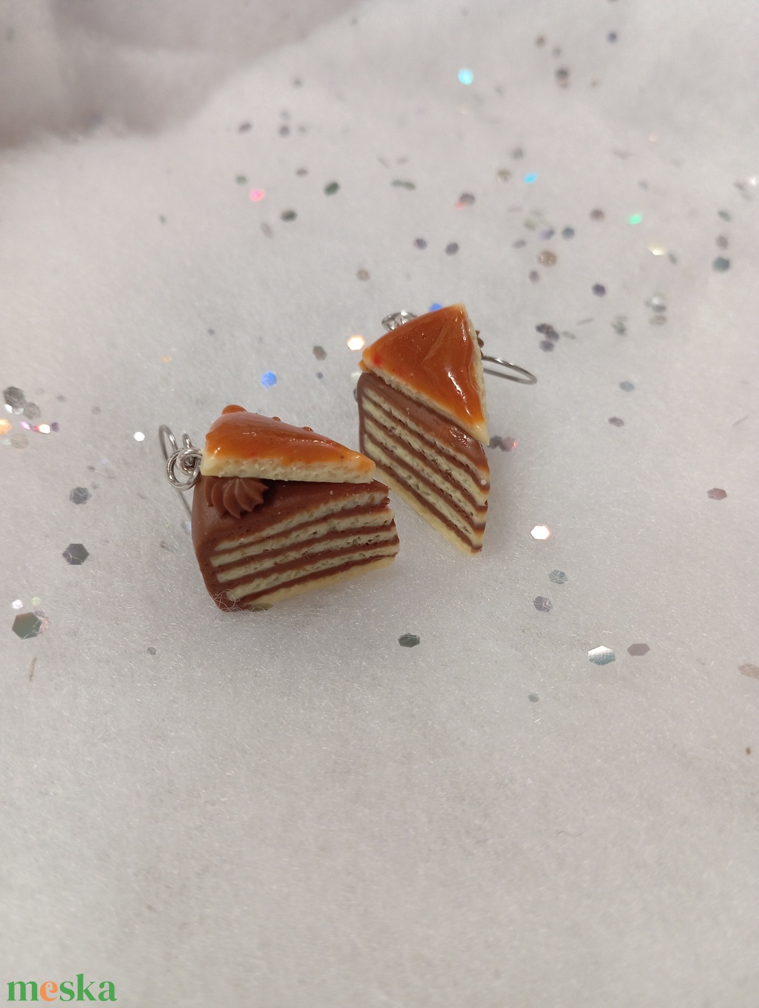 Dobos torta fülbevaló  - ékszer - fülbevaló - lógó fülbevaló - Meska.hu