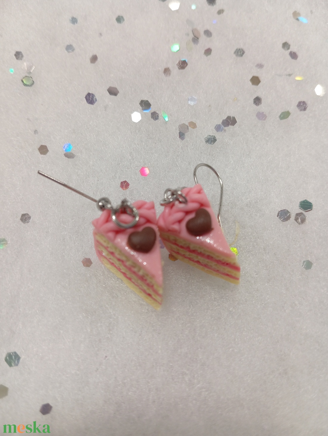 Málnás csoki torta fülbevaló  - ékszer - fülbevaló - lógó fülbevaló - Meska.hu