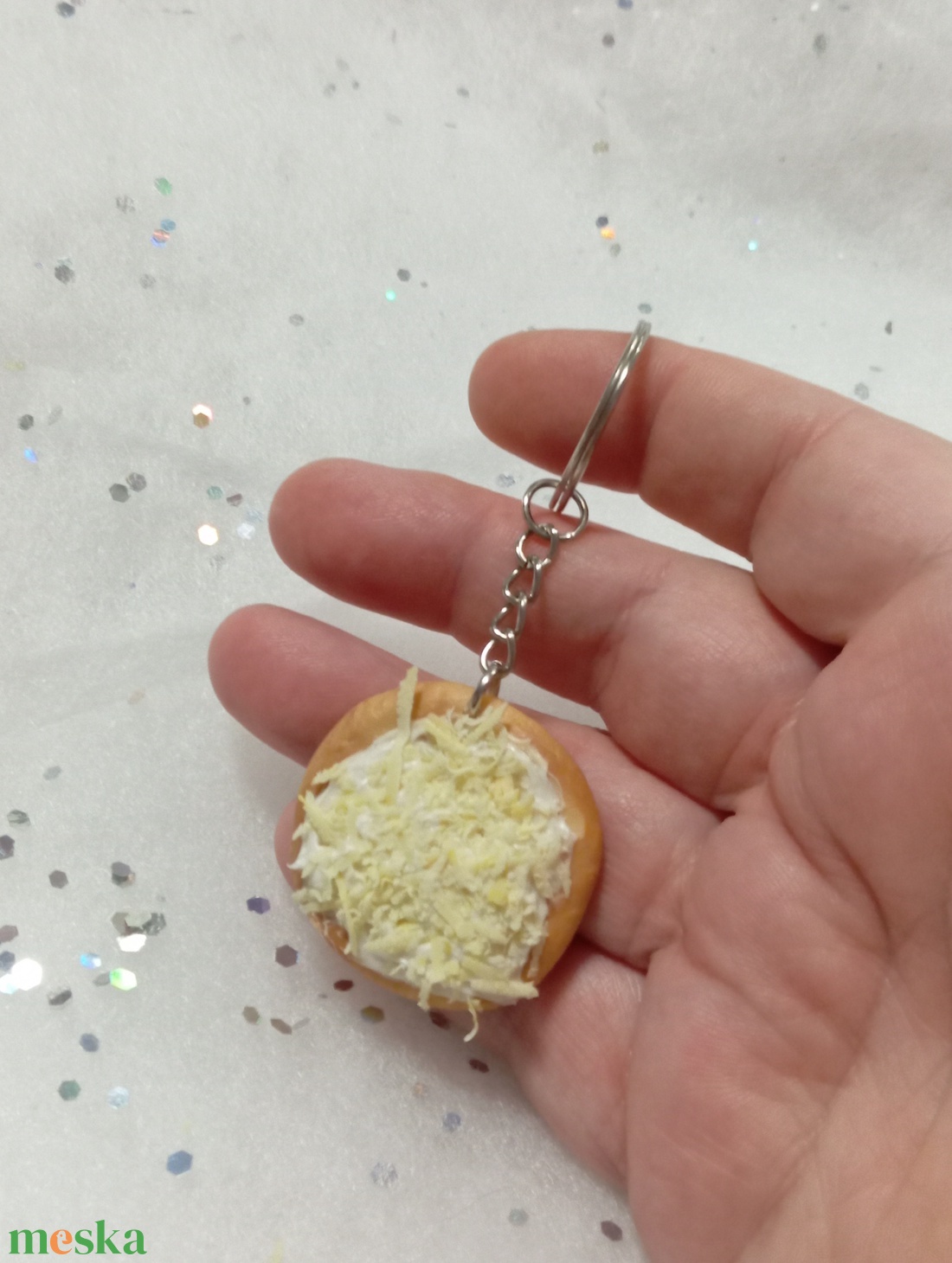 Sajtos tejfölös lángos kulcstartó  - táska & tok - kulcstartó & táskadísz - kulcstartó - Meska.hu