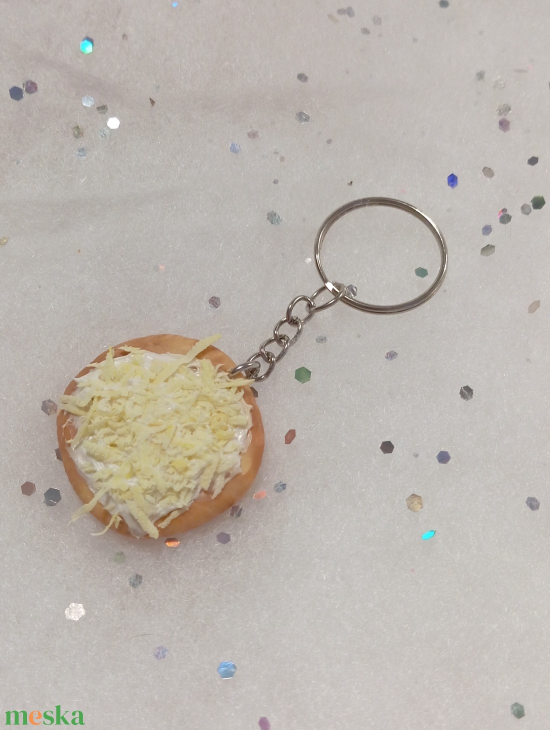 Sajtos tejfölös lángos kulcstartó  - táska & tok - kulcstartó & táskadísz - kulcstartó - Meska.hu