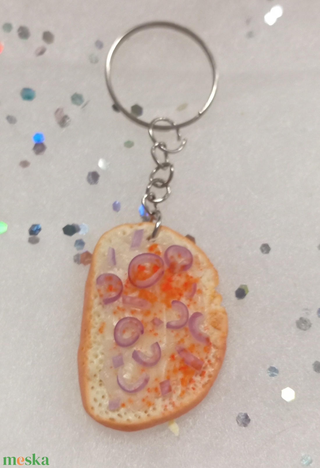 Zsíros kenyér lila hagymával kulcstartó  - táska & tok - kulcstartó & táskadísz - kulcstartó - Meska.hu