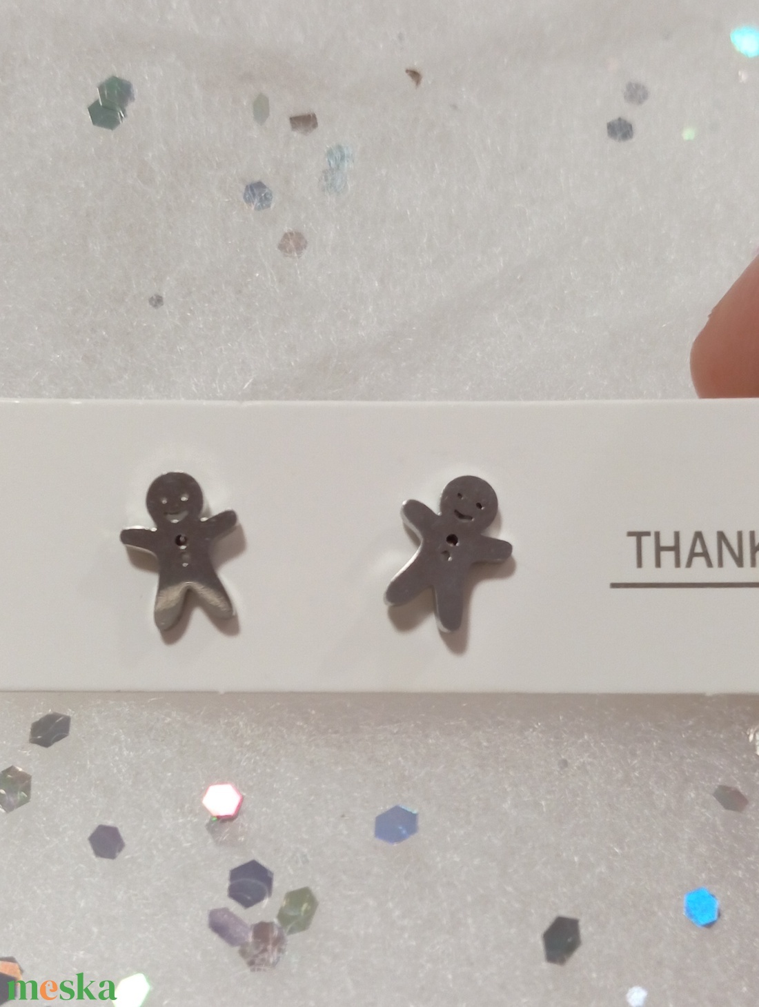 Nemesacél Mézeskalács emberke , Mézi bedugós fülbevaló kávé bögre  - ékszer - fülbevaló - pötty fülbevaló - Meska.hu