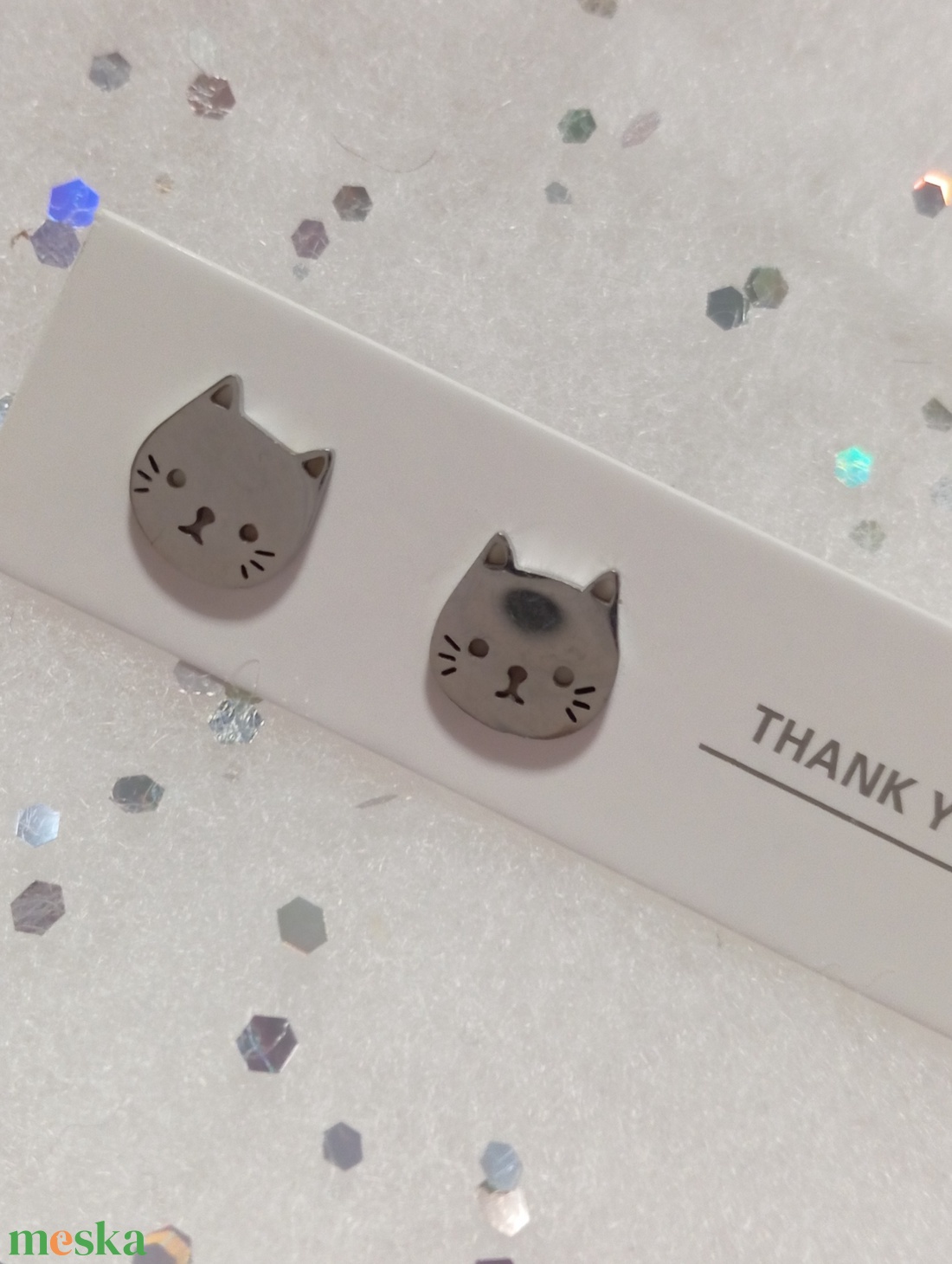 Nemesacél Cicapofi  bedugós fülbevaló kávé bögre  - ékszer - fülbevaló - pötty fülbevaló - Meska.hu