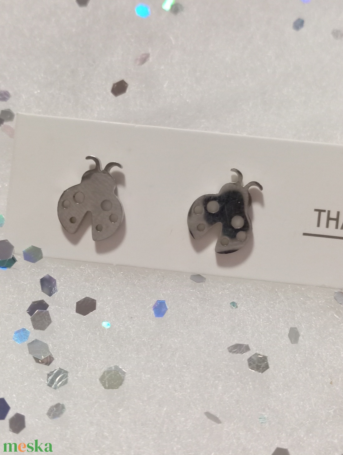 Nemesacél Pici Katica  bedugós fülbevaló kávé bögre  - ékszer - fülbevaló - pötty fülbevaló - Meska.hu