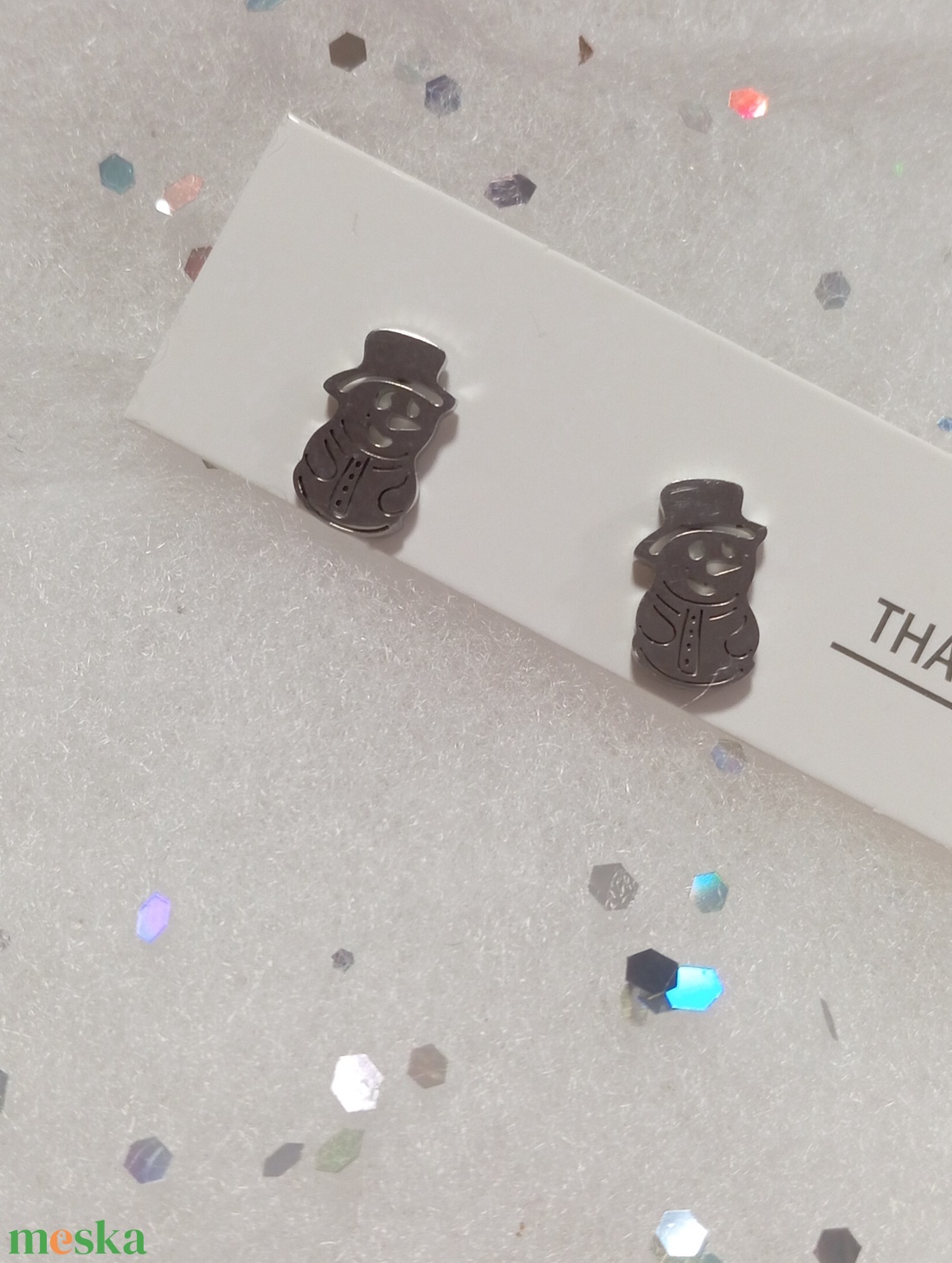 Nemesacél Pici hóember  bedugós fülbevaló kávé bögre  - ékszer - fülbevaló - pötty fülbevaló - Meska.hu