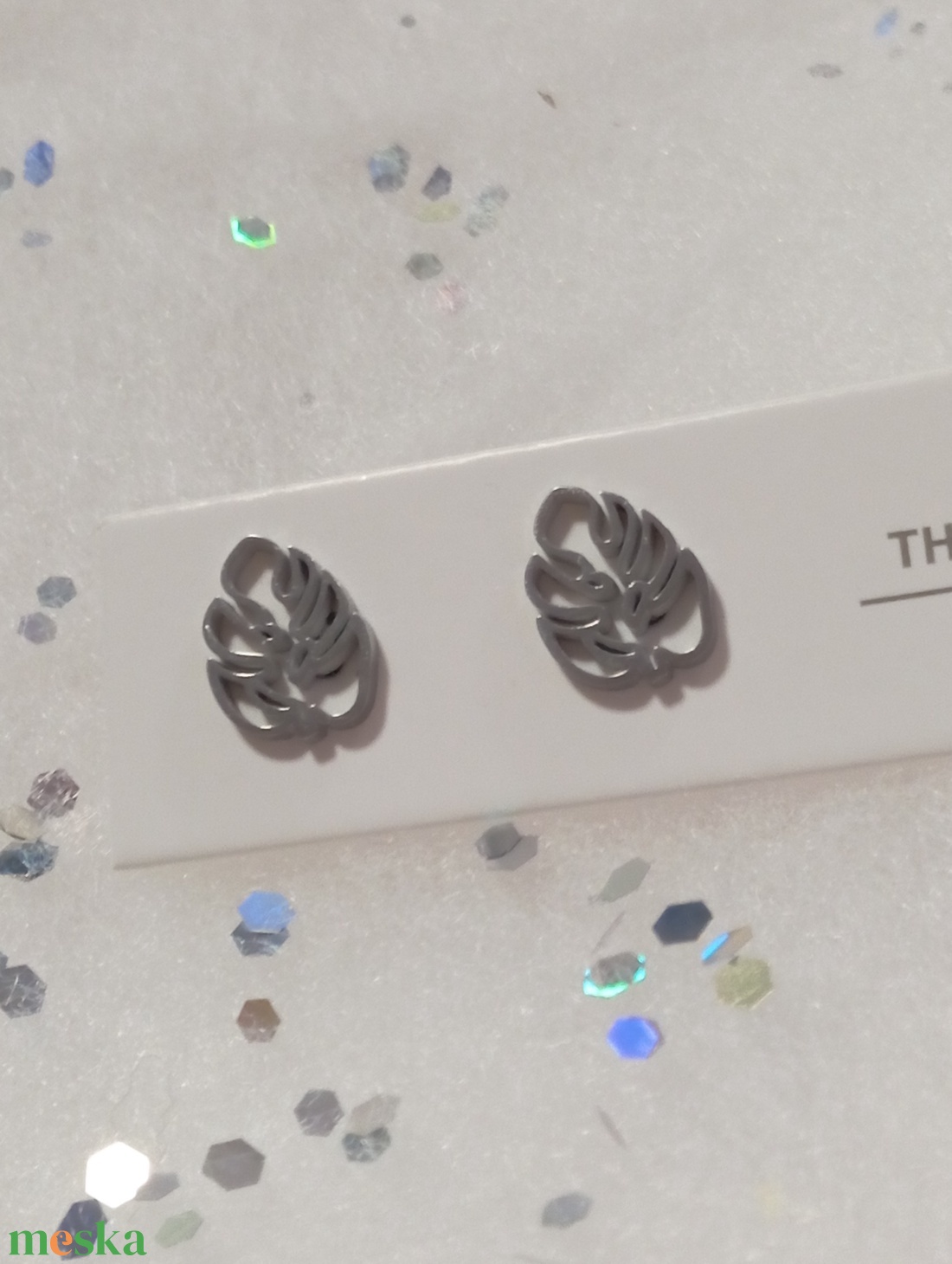 Nemesacél Pici Levél bedugós fülbevaló kávé bögre  - ékszer - fülbevaló - pötty fülbevaló - Meska.hu