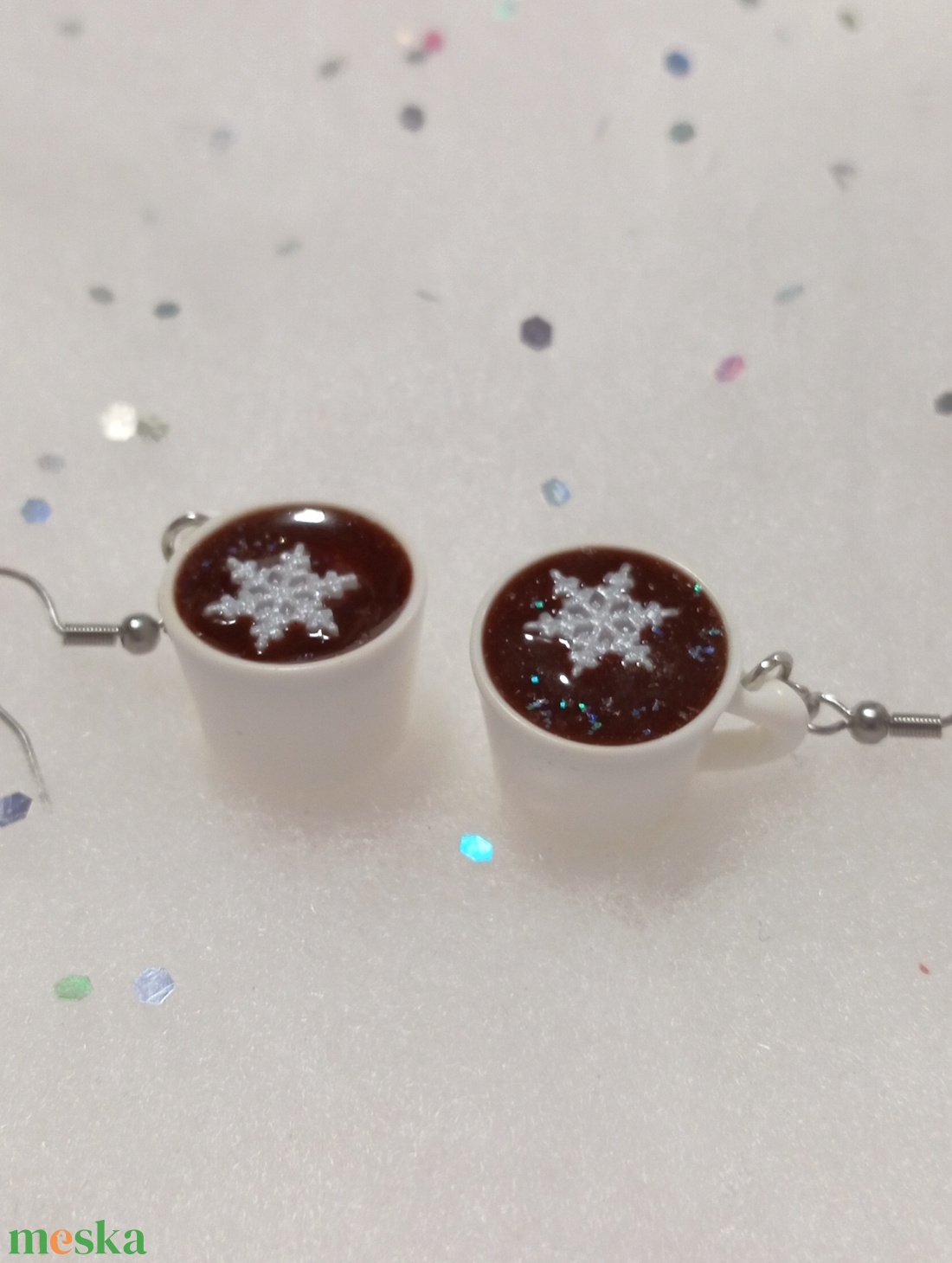 Karácsonyi forrócsoki pihe ha cukorral  fülbevaló   - ékszer - fülbevaló - lógó fülbevaló - Meska.hu