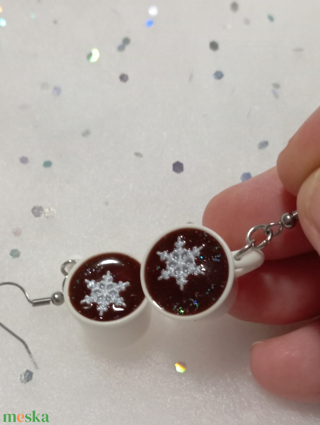 Karácsonyi forrócsoki pihe ha cukorral  fülbevaló   - ékszer - fülbevaló - lógó fülbevaló - Meska.hu