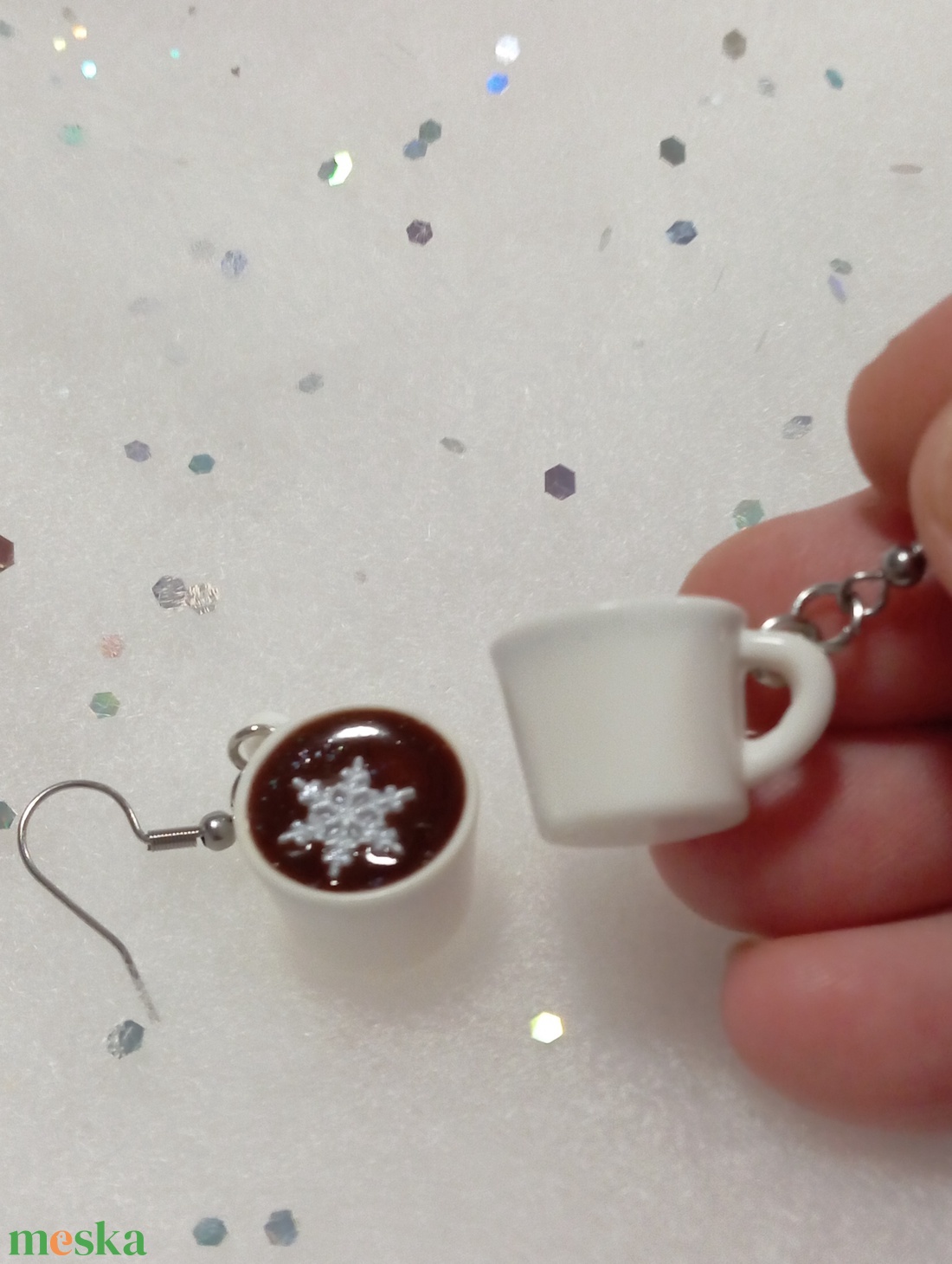 Karácsonyi forrócsoki pihe ha cukorral  fülbevaló   - ékszer - fülbevaló - lógó fülbevaló - Meska.hu