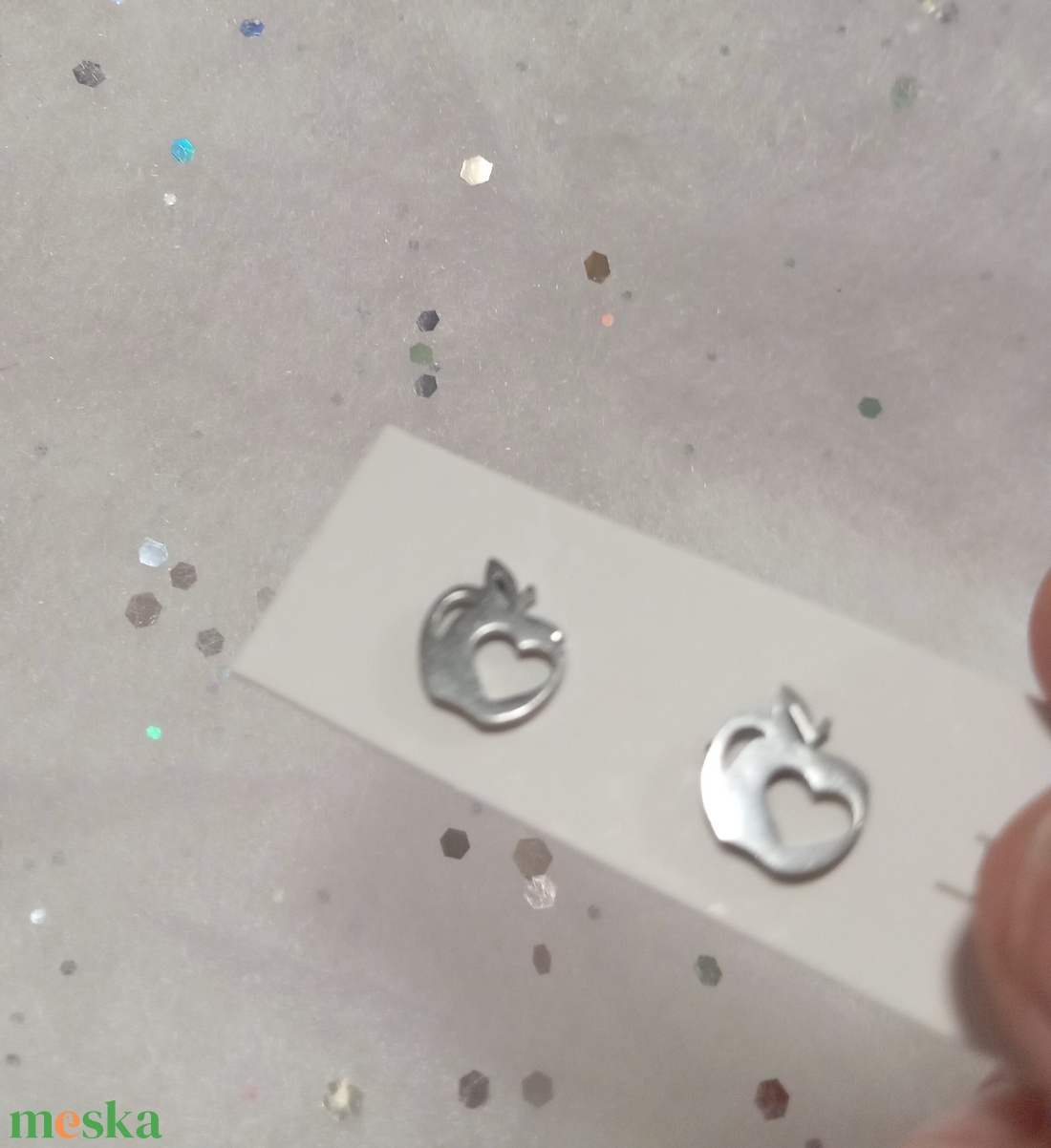 Az alma  bedugós fülbevaló   - ékszer - fülbevaló - pötty fülbevaló - Meska.hu