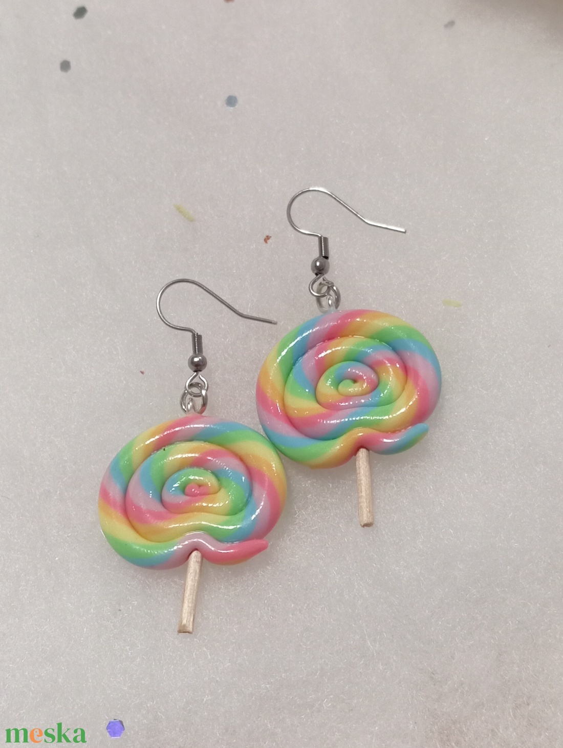 Szivárvány nyalóka fülbevaló  - ékszer - fülbevaló - lógó fülbevaló - Meska.hu