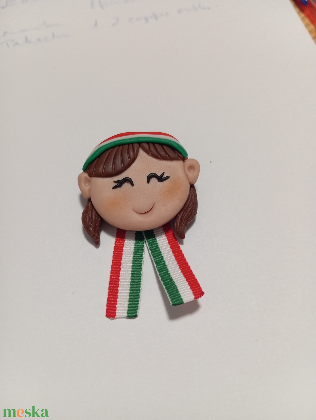 Magyar leányka trikolor kitűző fufrus  - ékszer - kitűző és bross - Meska.hu