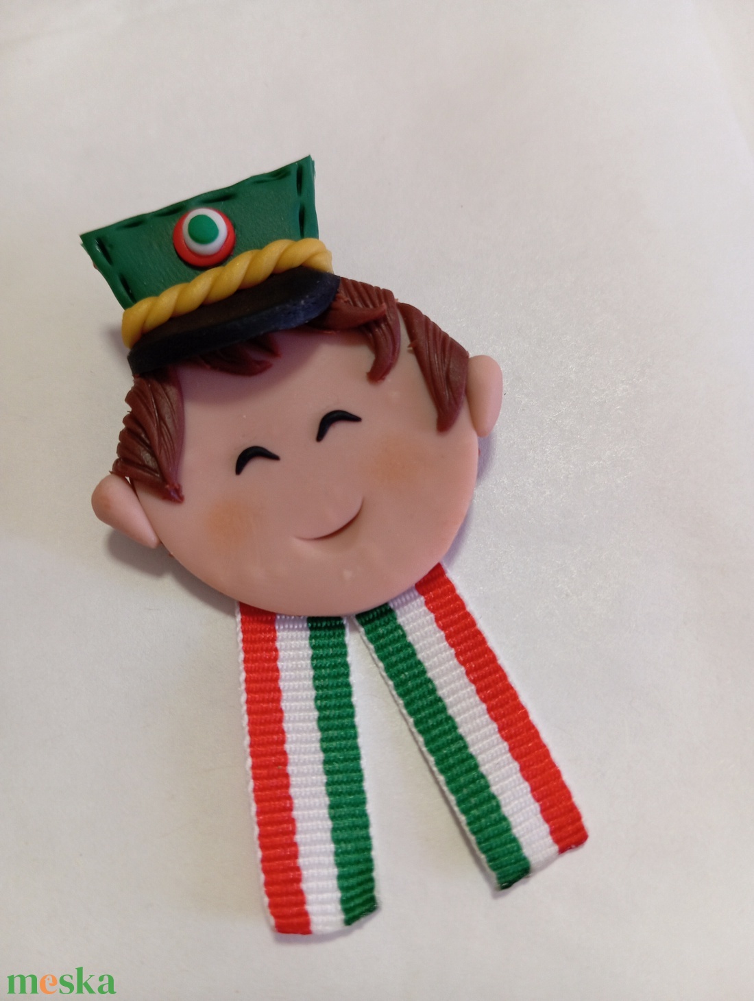 Magyar leányka trikolor kitűző fufrus  - ékszer - kitűző és bross - Meska.hu