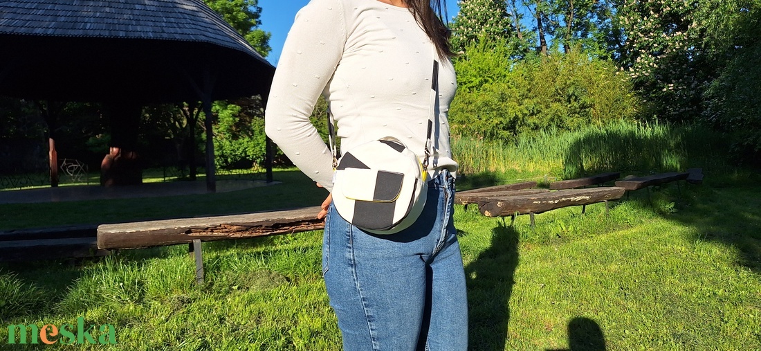 Babenlev kerek crossbody táska - táska & tok - kézitáska & válltáska - vállon átvethető táska - Meska.hu Babenlev kerek crossbody táska - táska & tok - kézitáska & válltáska - vállon átvethető táska - Meska.hu