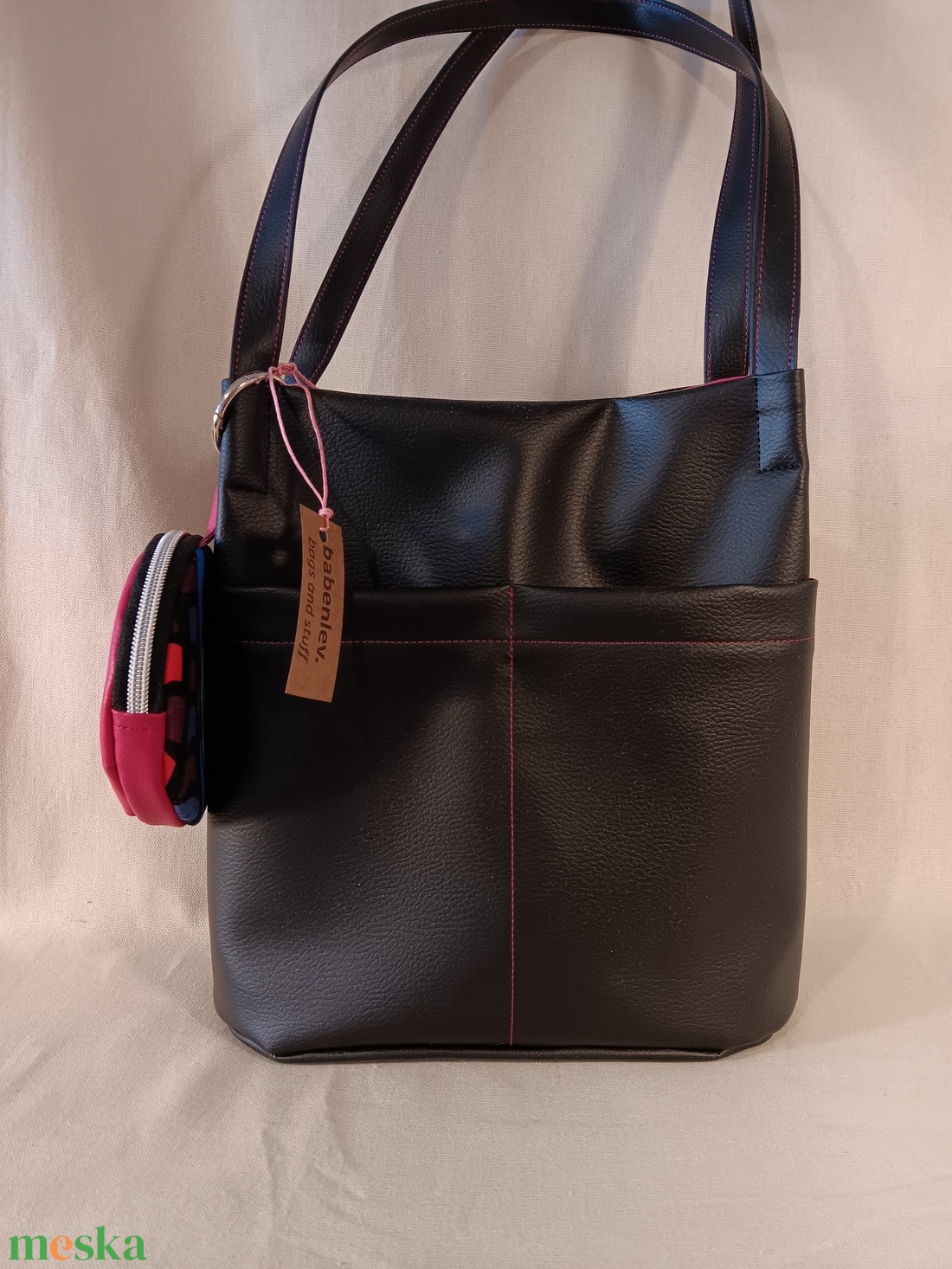 Textilbőr válltáska kis táskadísszel - táska & tok - kézitáska & válltáska - válltáska - Meska.hu