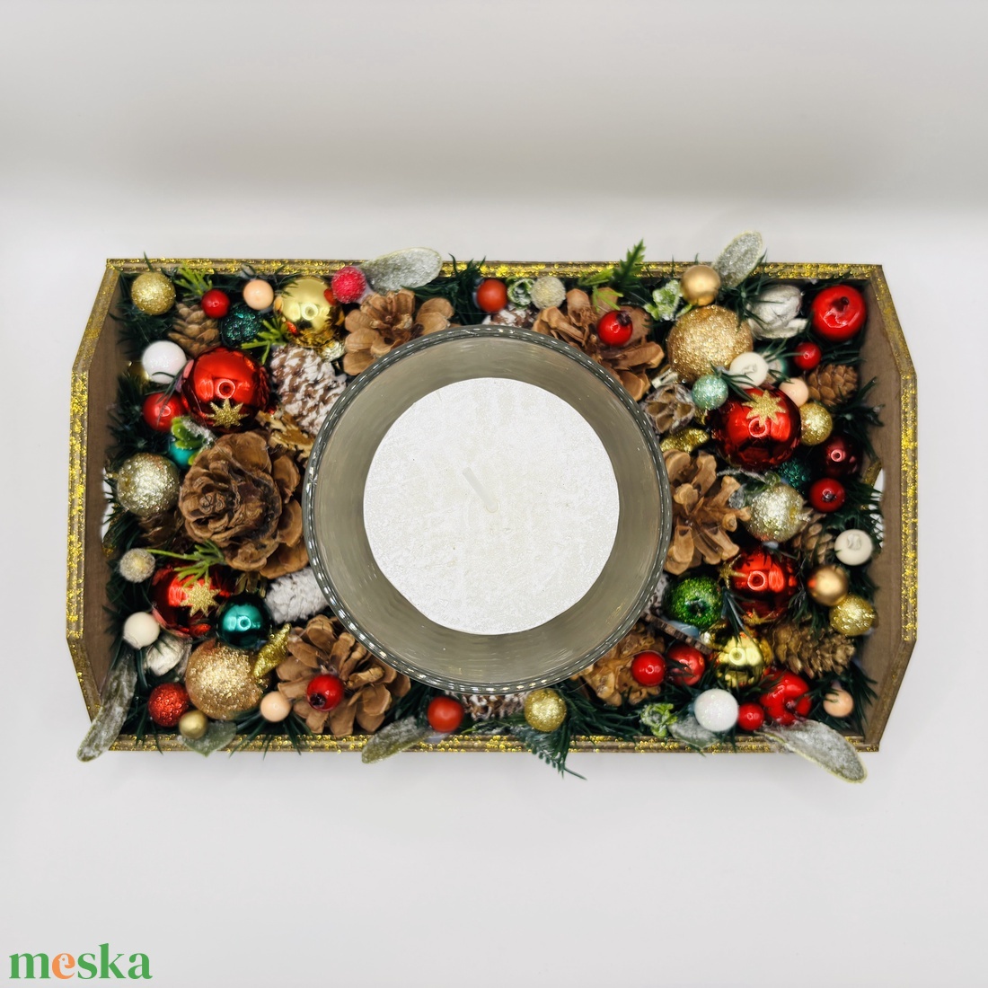 Karácsonyi tálcás asztaldísz tobozokkal - karácsony - karácsonyi lakásdekoráció - ünnepi asztaldekoráció - Meska.hu