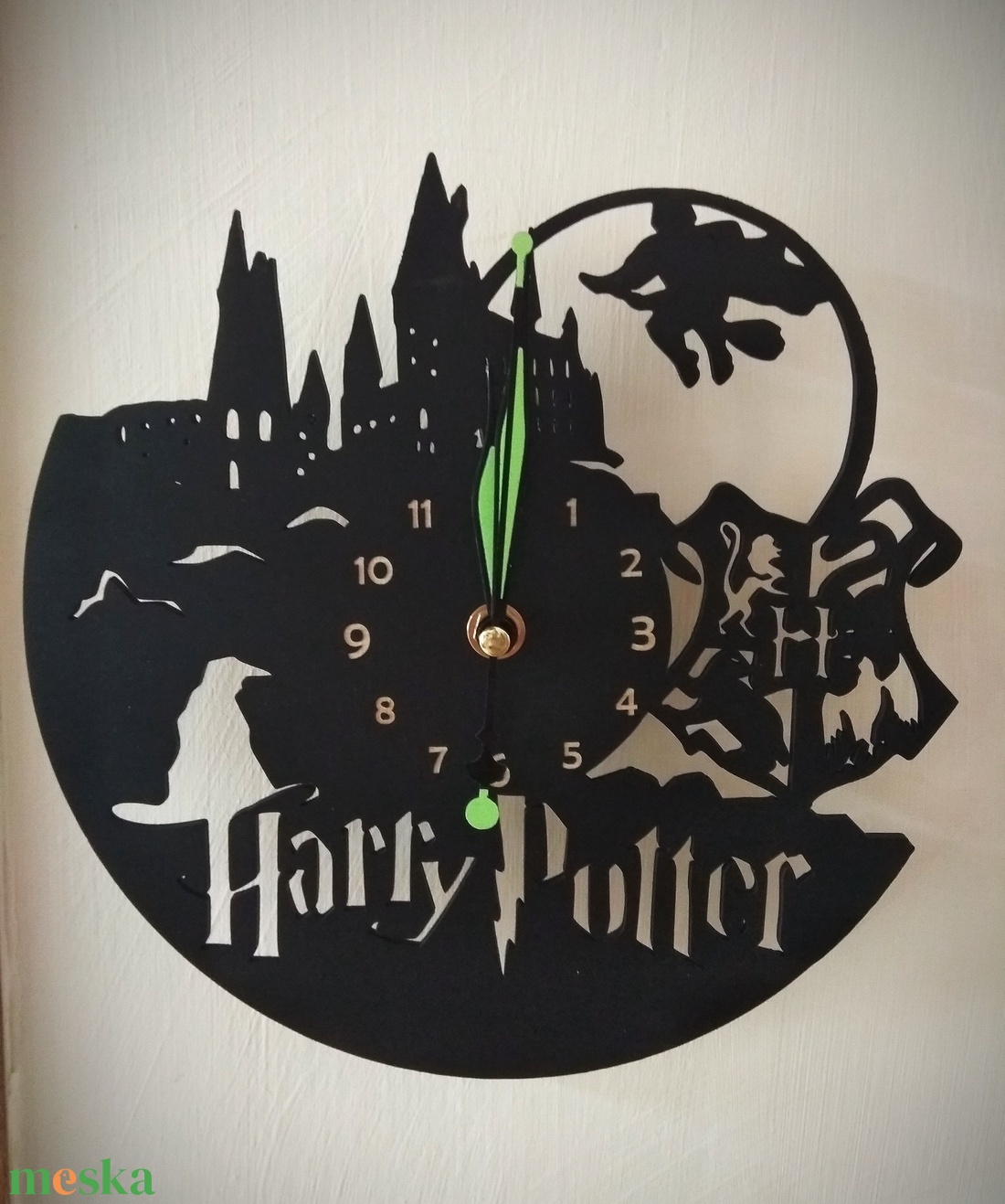 Harry Potteres falióra - otthon & életmód - dekoráció - fali és függő dekoráció - falióra & óra - Meska.hu Harry Potteres falióra - otthon & életmód - dekoráció - fali és függő dekoráció - falióra & óra - Meska.hu