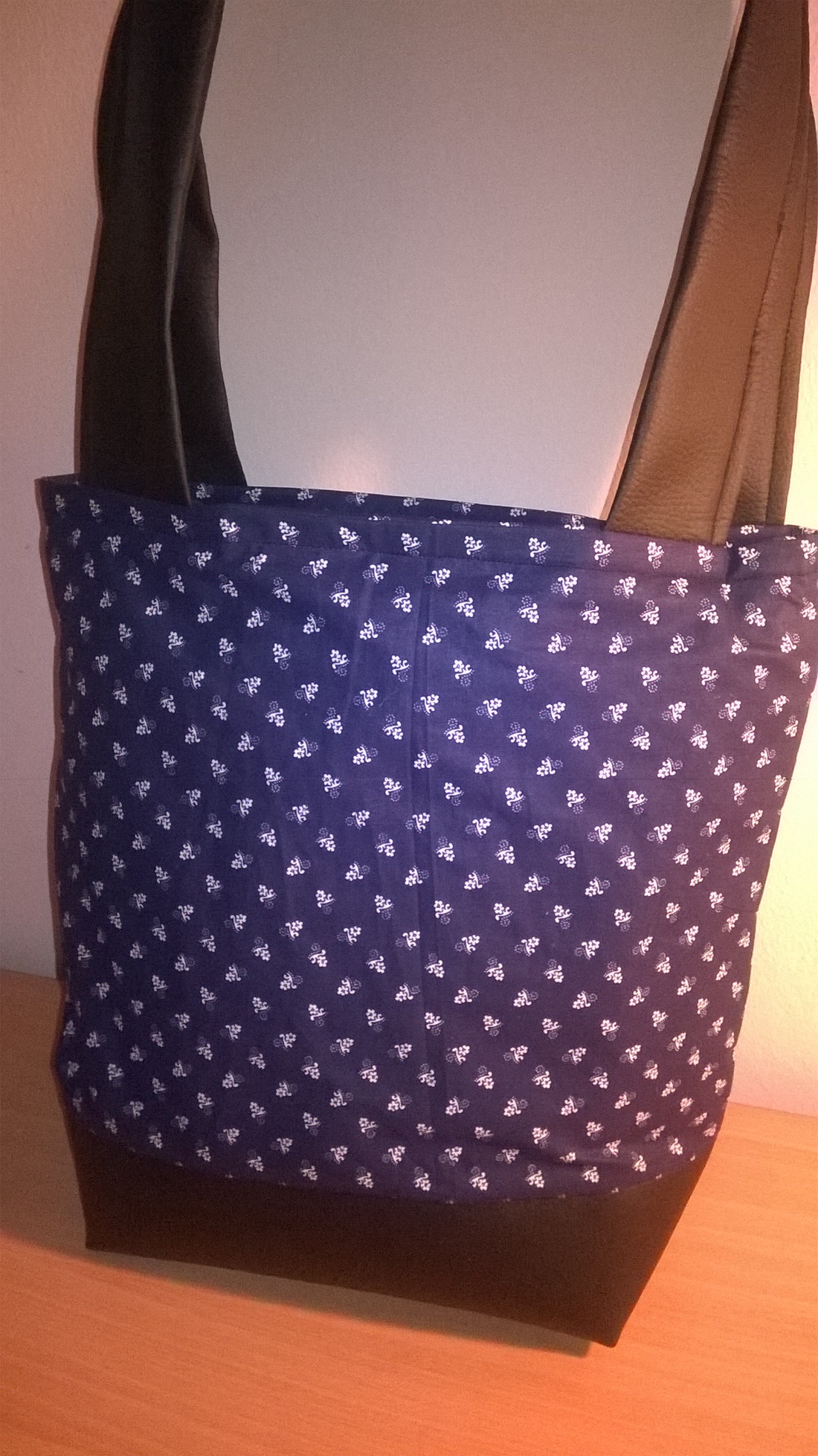 Vászon és bőr - virágos válltáska -  - Meska.hu