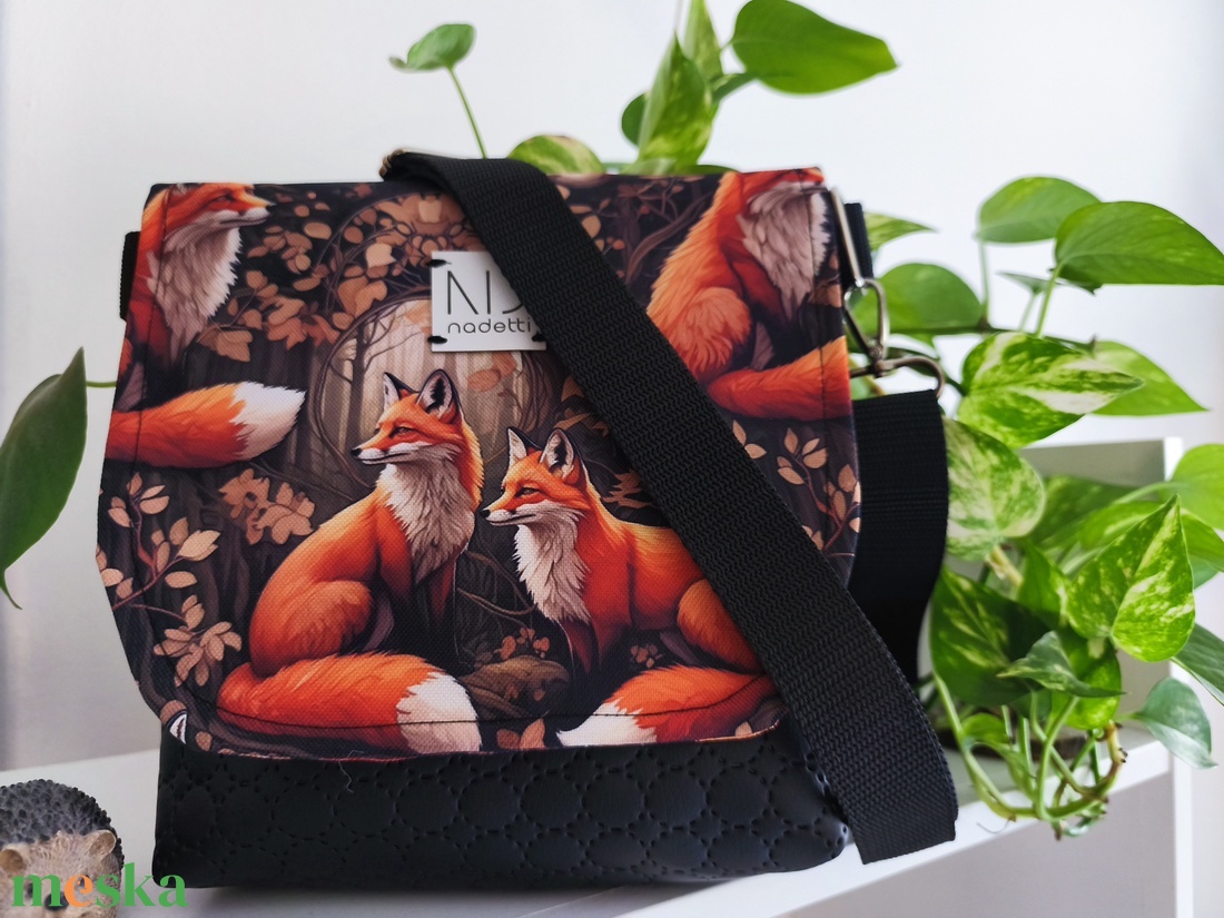 Rókás oldaltáska - táska & tok - kézitáska & válltáska - vállon átvethető táska - Meska.hu