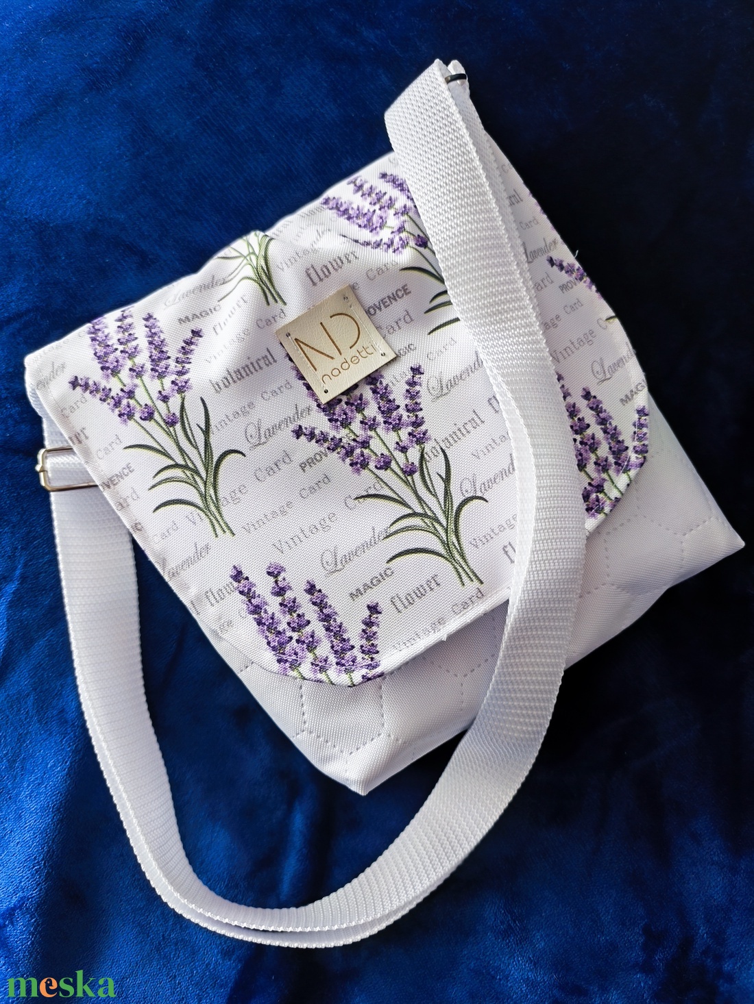 Levendulás oldaltáska - táska & tok - kézitáska & válltáska - vállon átvethető táska - Meska.hu