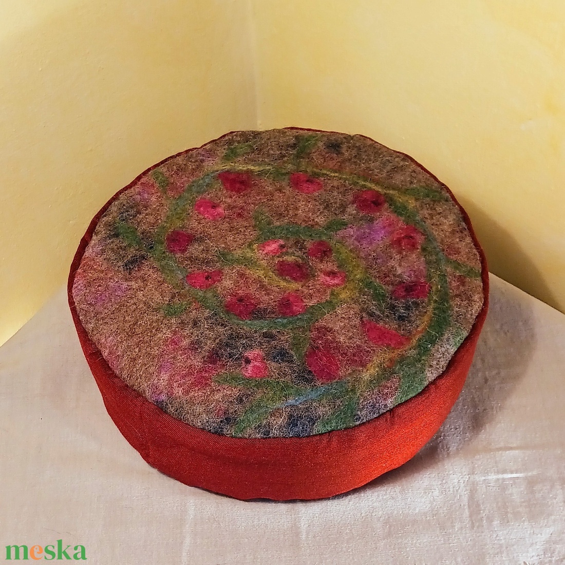 Meditációs ülőpárna, jógapárna nemezelt gyapjú ülőlappal Borbolya - játék & sport - sport és kikapcsolódás - jóga, pilates, torna - jógapárna - Meska.hu