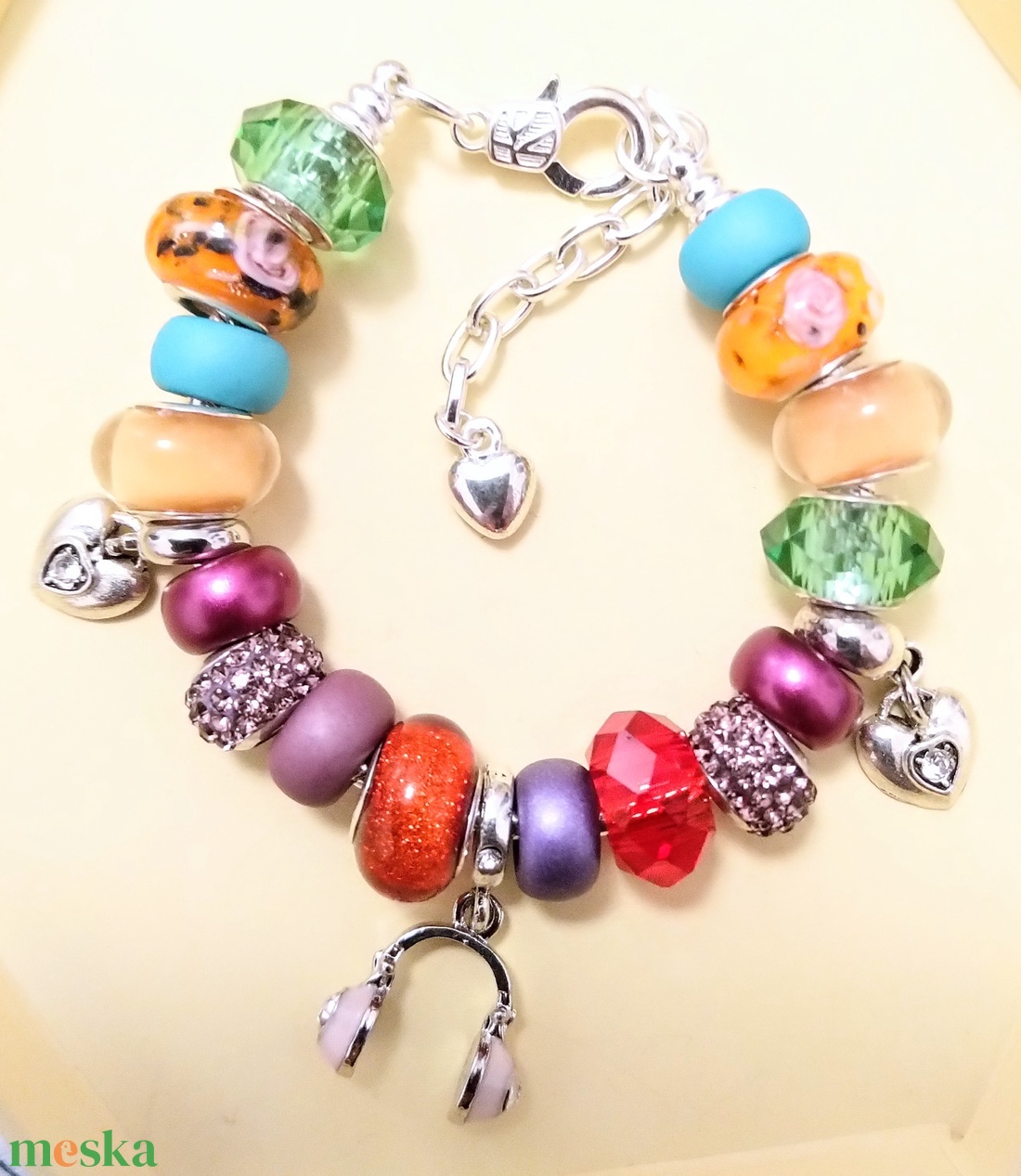 Zene szerelem Pandora stílusú charm karkötő Valentin napra - szív, szivecskés, fülhallgató - ékszer - karkötő - charm karkötő - Meska.hu Zene szerelem Pandora stílusú charm karkötő Valentin napra - szív, szivecskés, fülhallgató - ékszer - karkötő - charm karkötő - Meska.hu