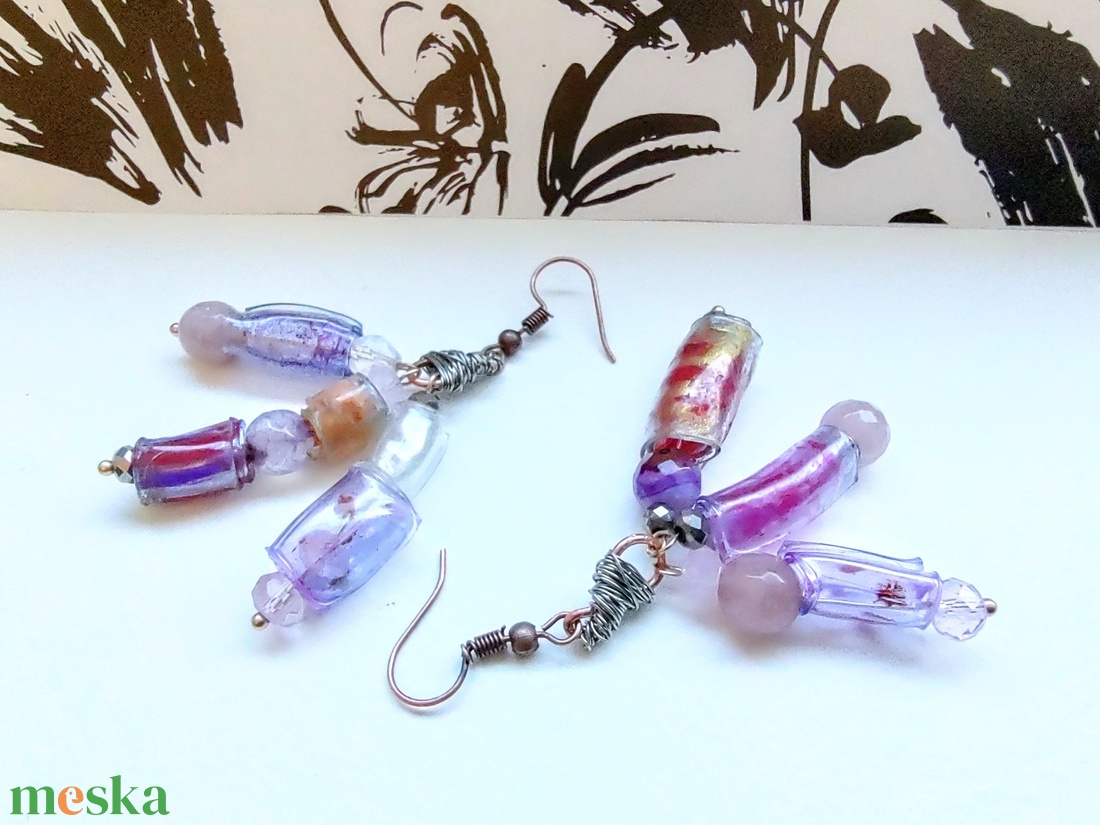 Tarka újrahasznos műanyag és üveg gyöngy fülbevaló  - ékszer - fülbevaló - lógó fülbevaló - Meska.hu