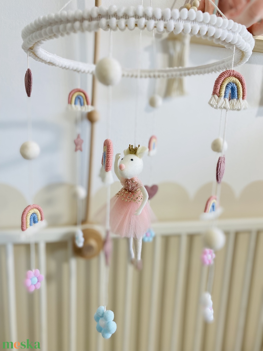 Pastell Dream Baba kiságyforgó balerina egérkével - Balerinás babaforgó makramé szivárványokkal, pasztell kiságyforgó  - otthon & életmód - babaszoba, gyerekszoba - babaszoba dekoráció - Meska.hu