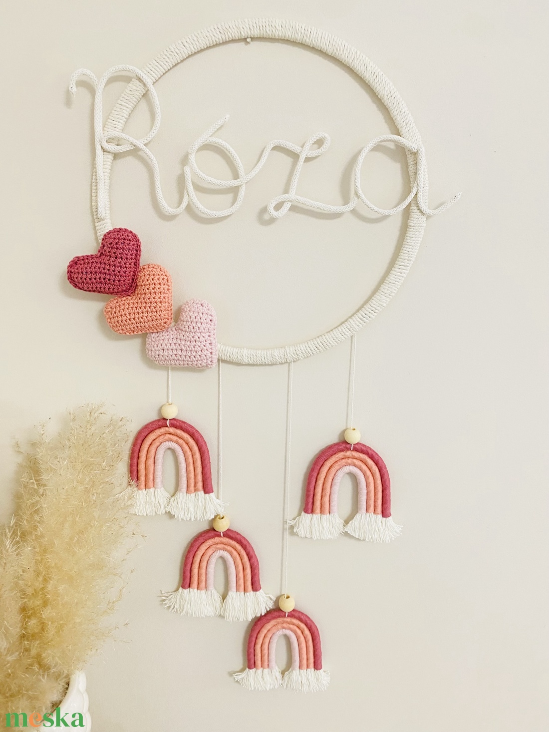 Névre szóló fali dekoráció - makramé szivárványok, horgolt szivecskével és zsinór névvel - otthon & életmód - babaszoba, gyerekszoba - babaszoba dekoráció - Meska.hu