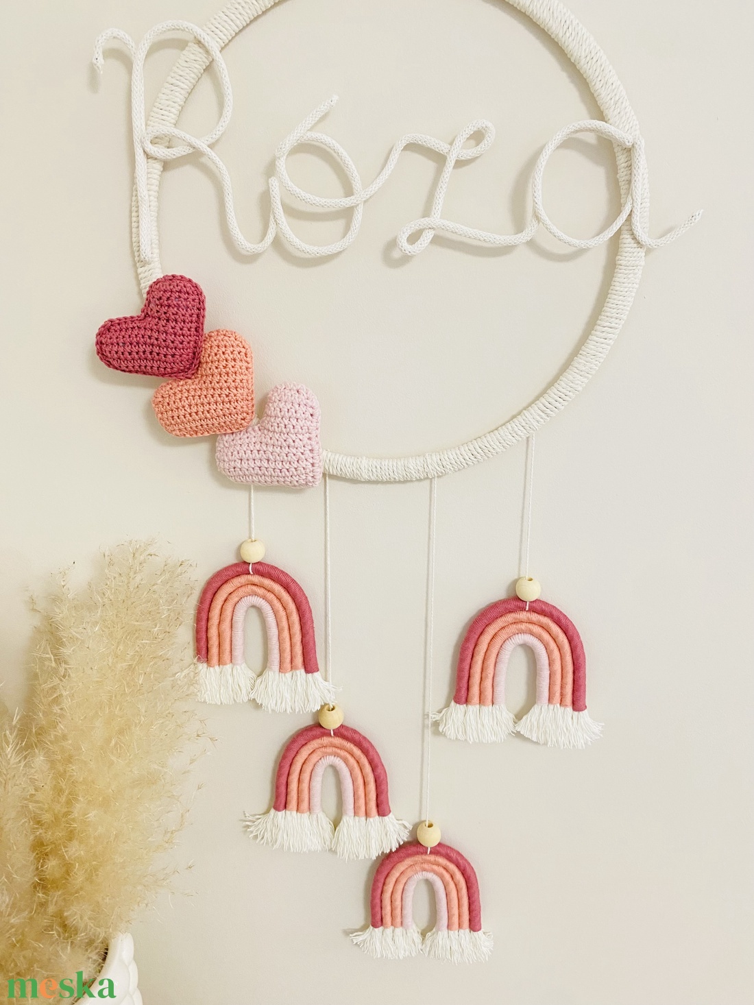 Névre szóló fali dekoráció - makramé szivárványok, horgolt szivecskével és zsinór névvel - otthon & életmód - babaszoba, gyerekszoba - babaszoba dekoráció - Meska.hu