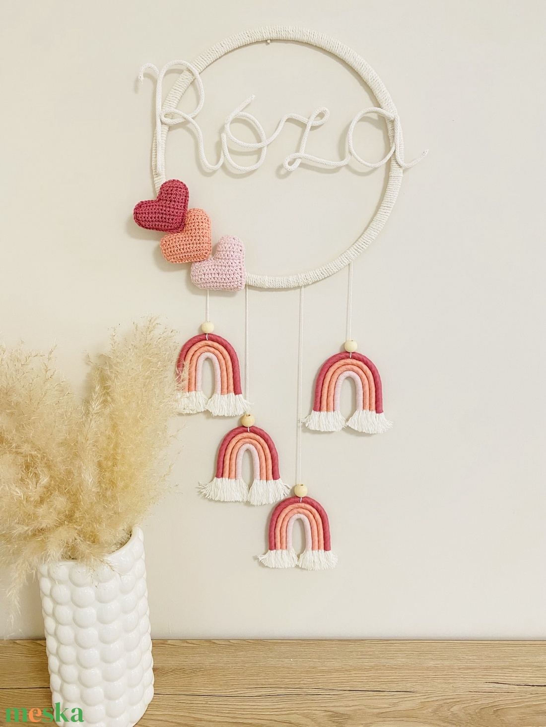 Névre szóló fali dekoráció - makramé szivárványok, horgolt szivecskével és zsinór névvel - otthon & életmód - babaszoba, gyerekszoba - babaszoba dekoráció - Meska.hu