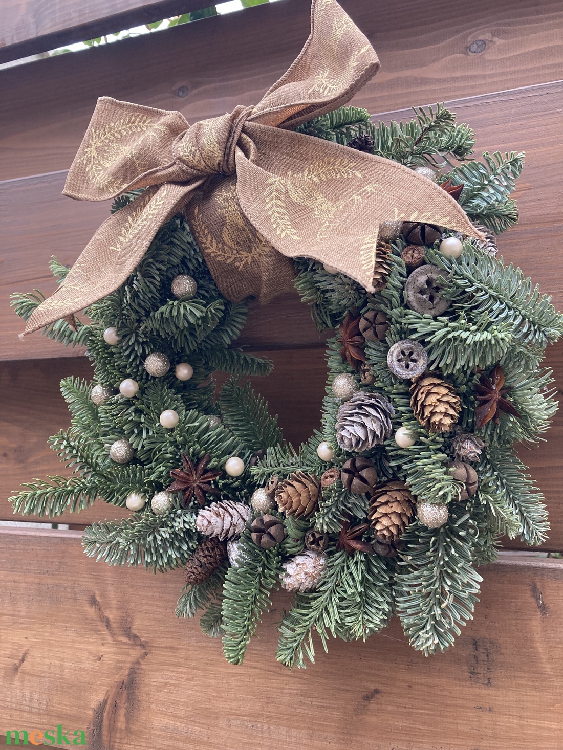 Élő fenyős (nobilis) ünnepi kopogtató termésekkel KARÁCSONYI CSILLOGÁS - karácsony - karácsonyi lakásdekoráció - karácsonyi ajtódíszek - Meska.hu