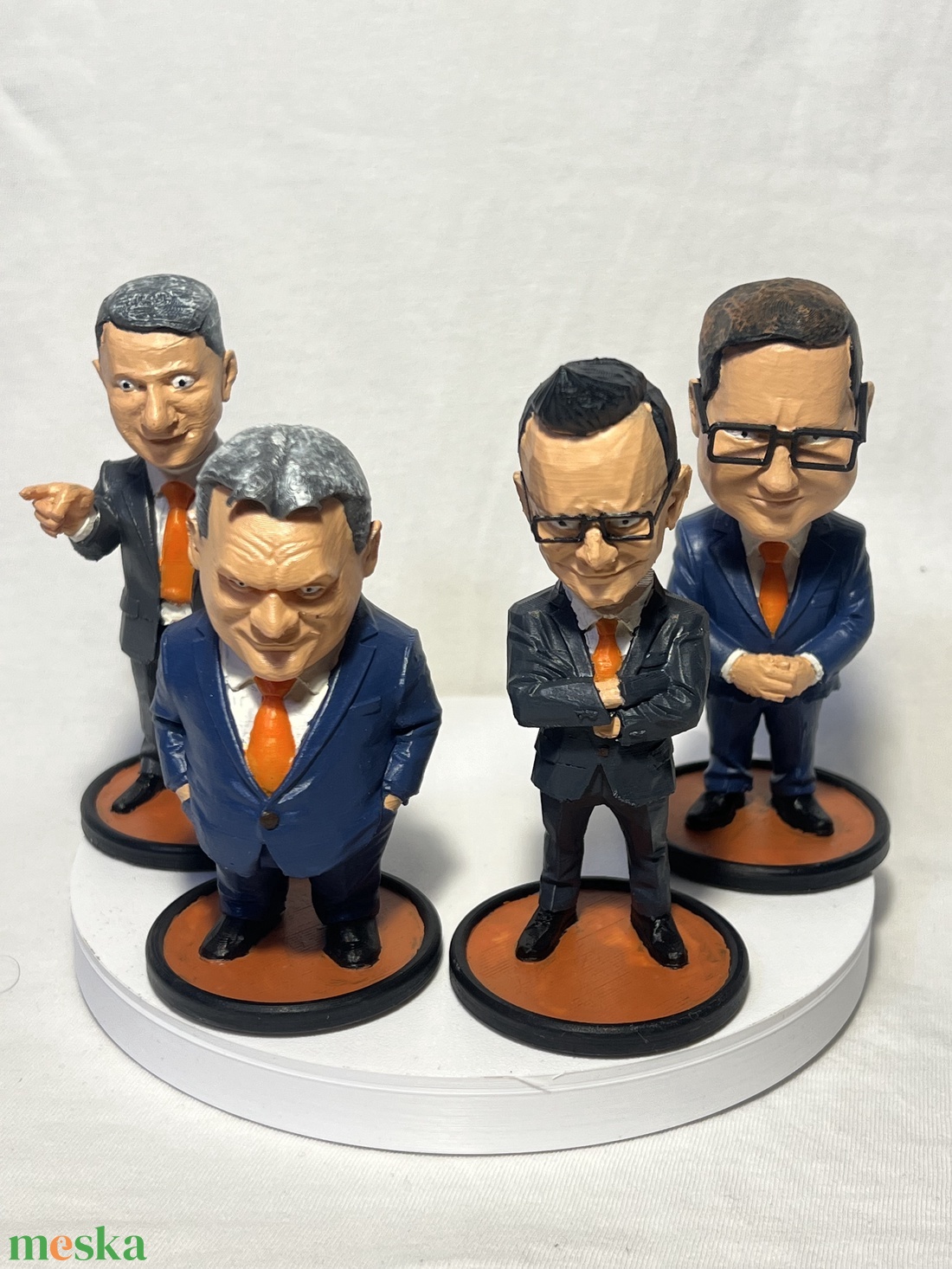 Bólogatós kormánytag figurák, öntapadó talppal - otthon & életmód - dekoráció - dísztárgy - Meska.hu