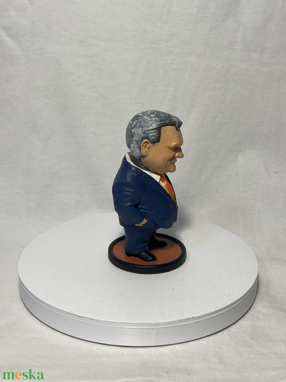 Bólogatós Orbán figura, öntapadó talppal - otthon & életmód - dekoráció - dísztárgy - Meska.hu