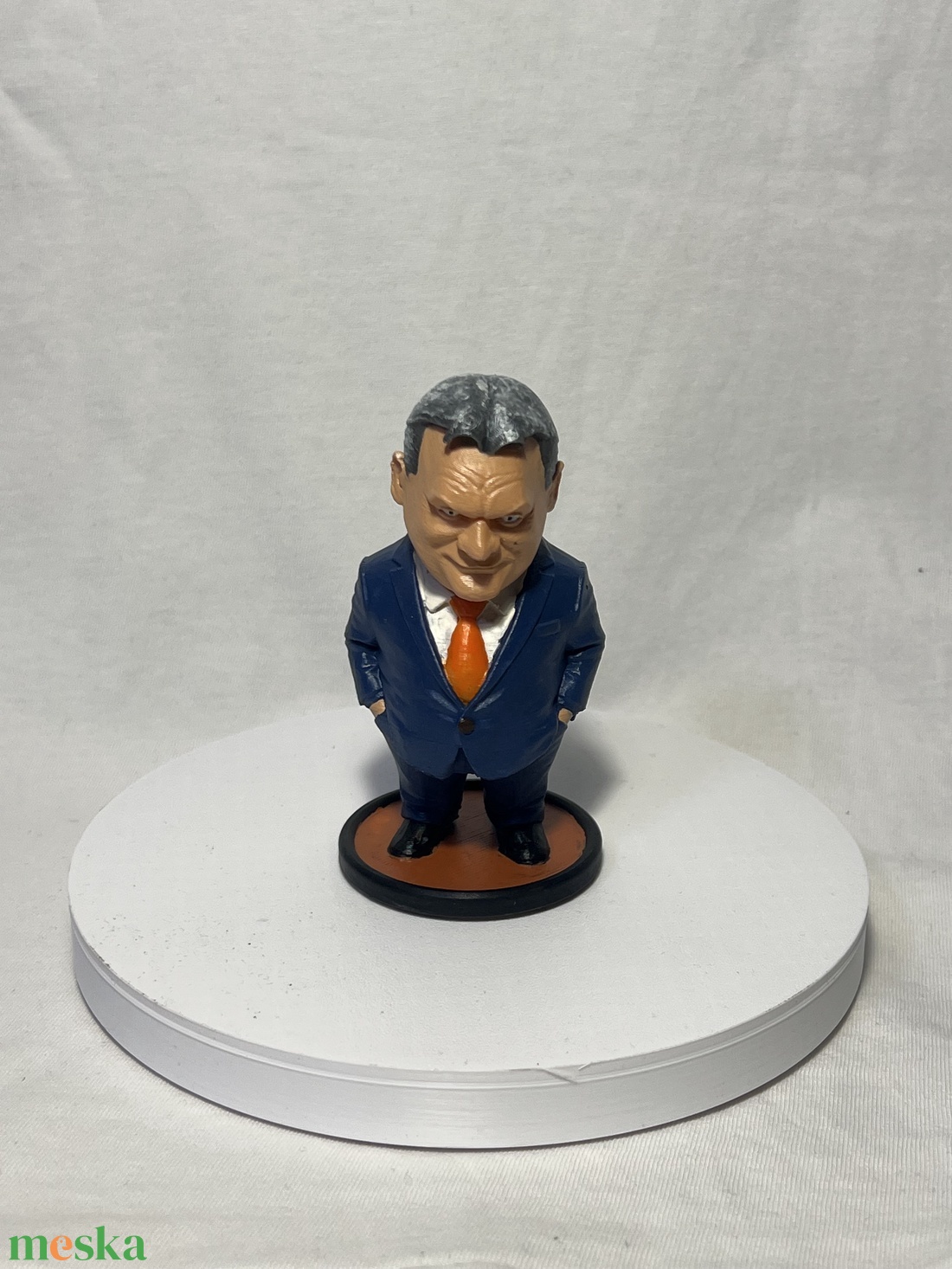 Bólogatós Orbán figura, öntapadó talppal - otthon & életmód - dekoráció - dísztárgy - Meska.hu