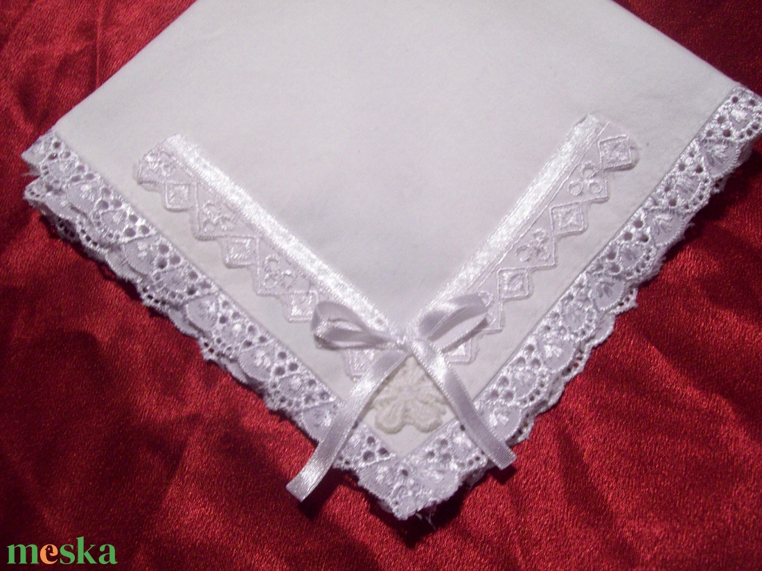 Hófehér keszkenő - esküvő - kiegészítők - bolero és válltakaró - Meska.hu Hófehér keszkenő - esküvő - kiegészítők - bolero és válltakaró - Meska.hu