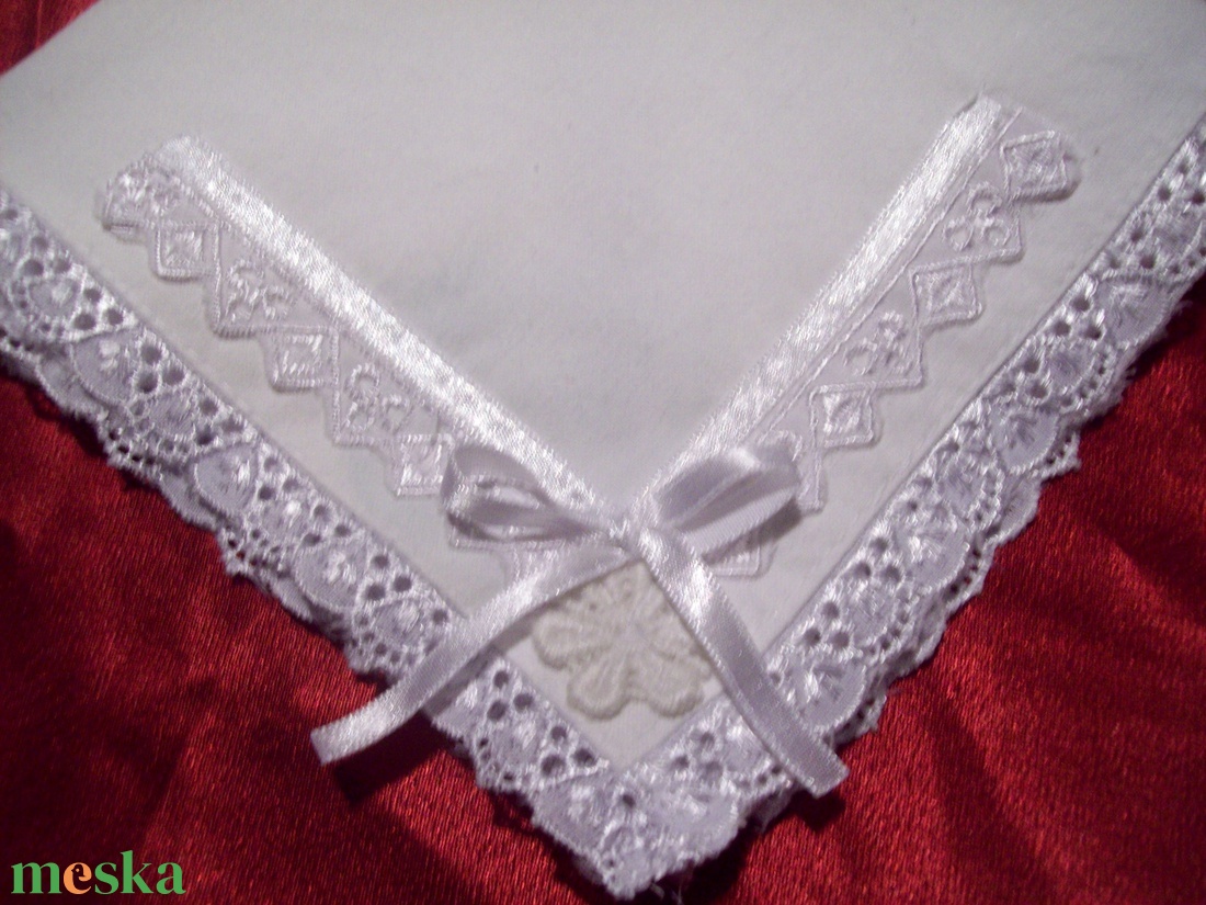 Hófehér keszkenő - esküvő - kiegészítők - bolero és válltakaró - Meska.hu Hófehér keszkenő - esküvő - kiegészítők - bolero és válltakaró - Meska.hu