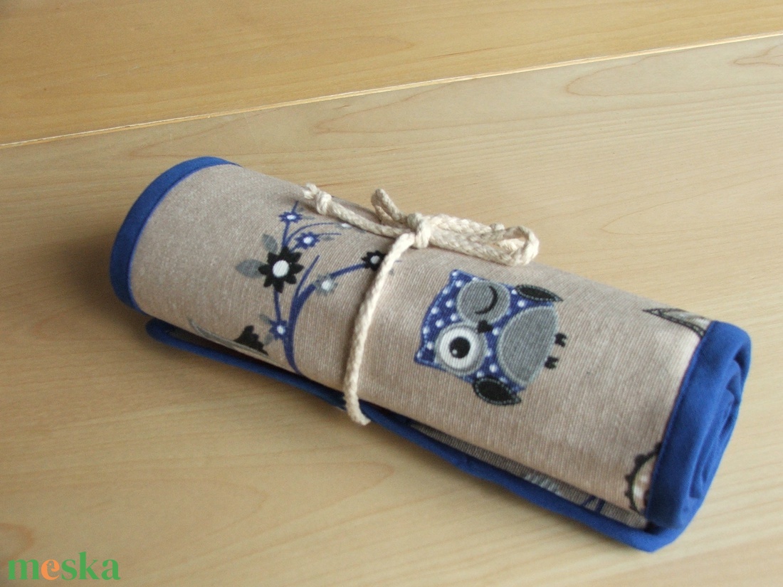 Baglyos tolltartó (kék) - otthon & életmód - papír, írószer - tolltartó & ceruzatekercs - Meska.hu Baglyos tolltartó (kék) - otthon & életmód - papír, írószer - tolltartó & ceruzatekercs - Meska.hu