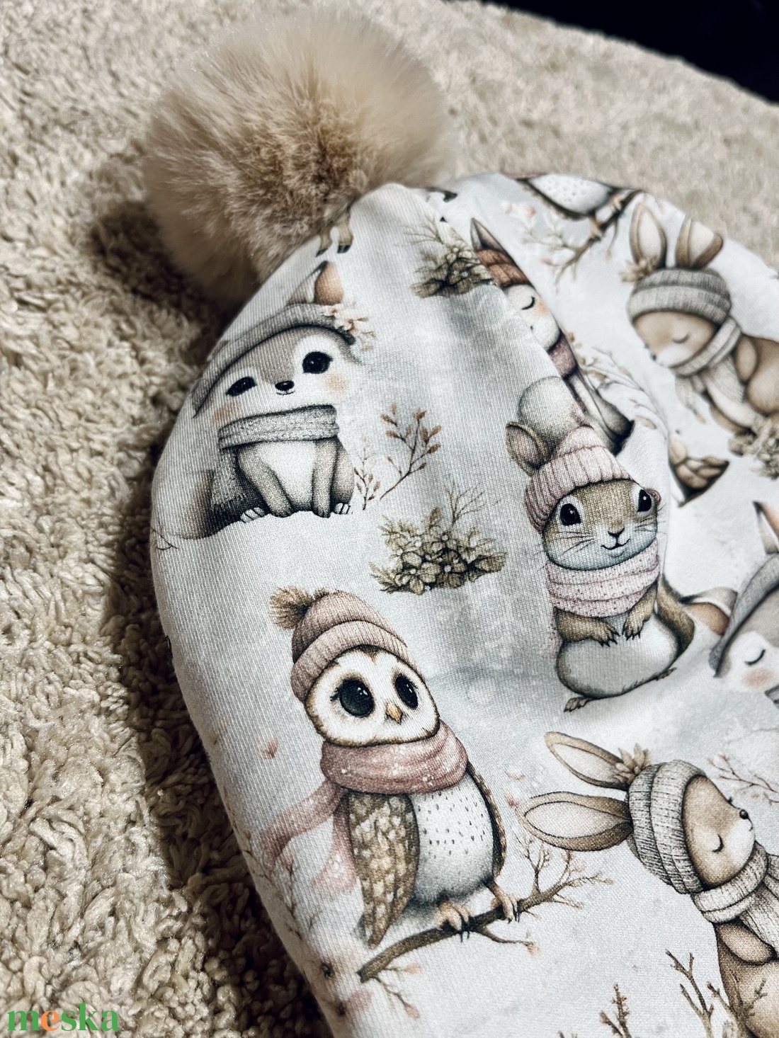 Megkötős sapka, pompommal - ruha & divat - babaruha & gyerekruha - babasapka - Meska.hu