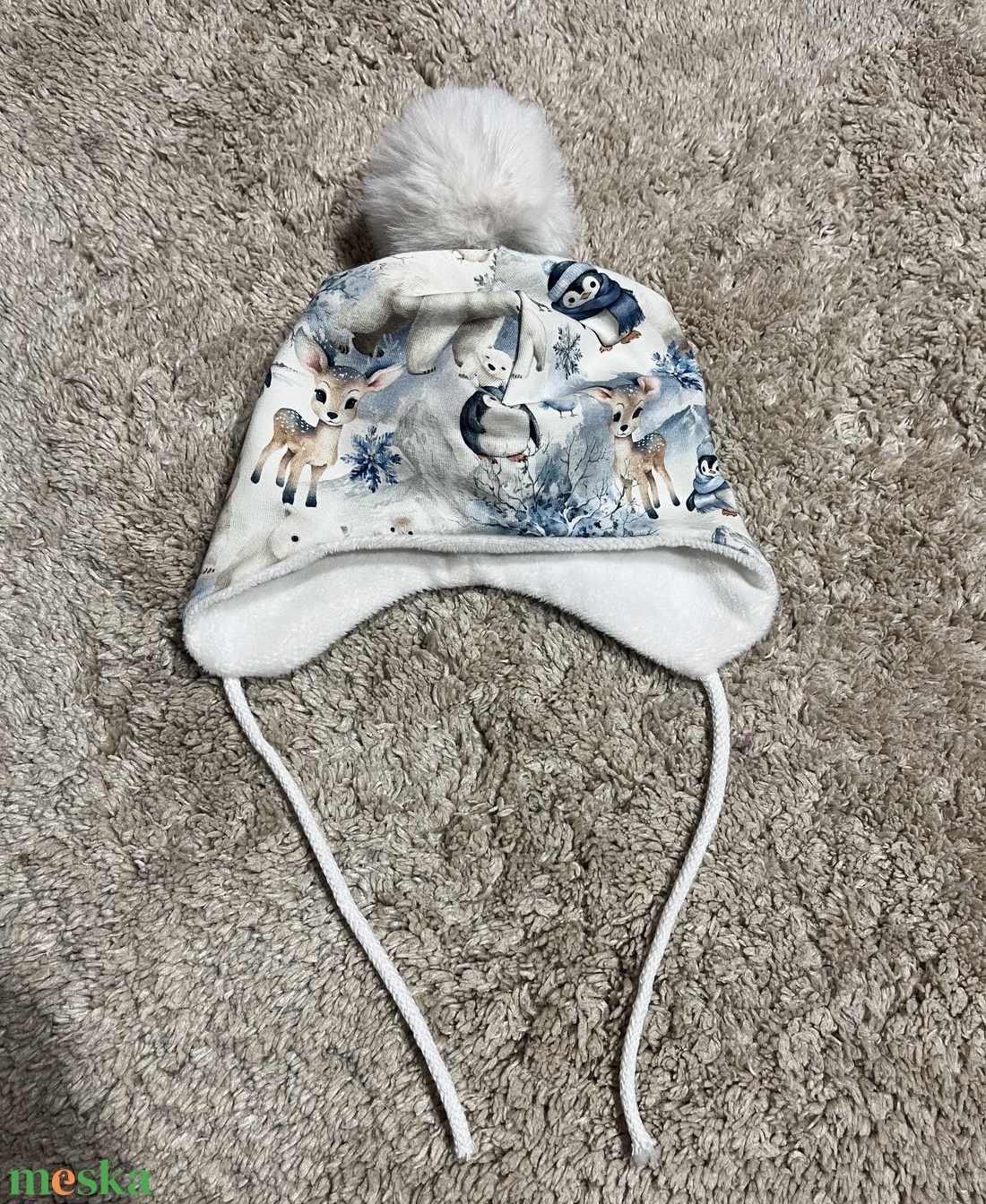 Megkötős sapka, pompommal - ruha & divat - babaruha & gyerekruha - babasapka - Meska.hu