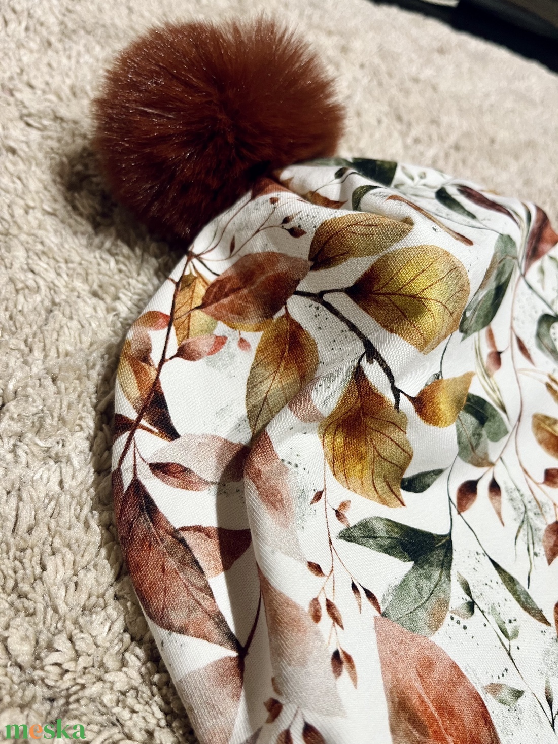 Megkötős sapka, pompommal - ruha & divat - babaruha & gyerekruha - babasapka - Meska.hu