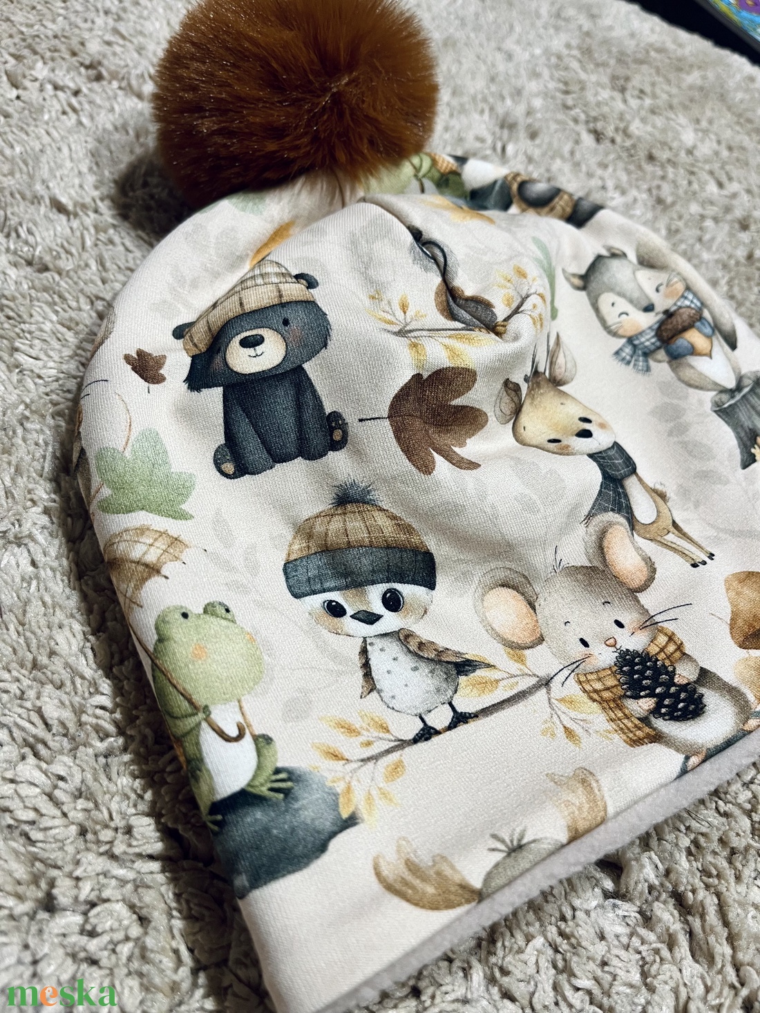 Sapka, pompommal - ruha & divat - sál, sapka, kendő - sapka - Meska.hu