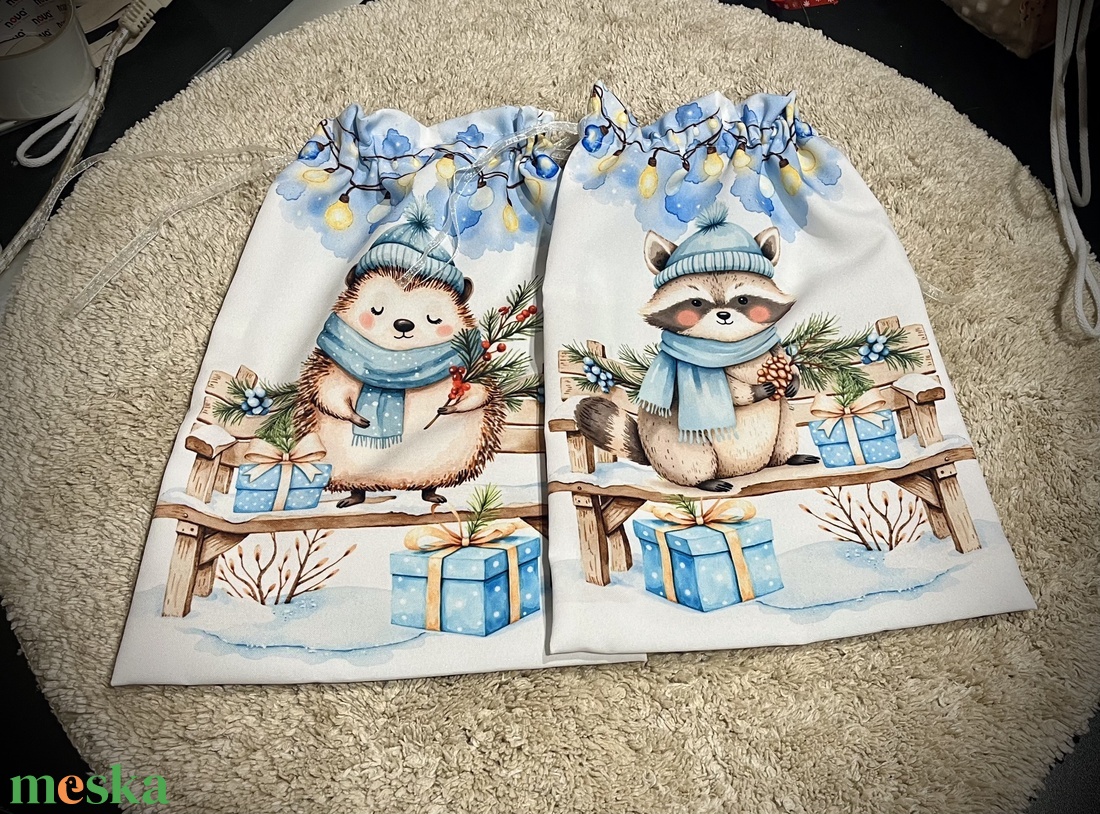 Mikulás zsák - sünis vagy mosómacis mintával - karácsony - mikulás - mikulás zsák - Meska.hu