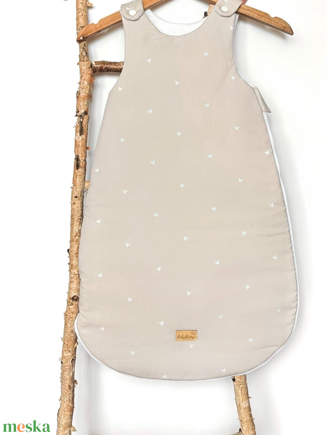 Baba hálózsák � bézs szivecskés - otthon & életmód - babaszoba, gyerekszoba - baba hálózsák, bundazsák - Meska.hu