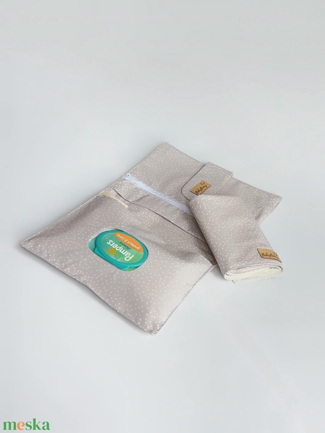 Pelenkázó neszeszer � bézs pöttyös - baba - mama - pelenkázó, babafürdető kellékek - pelenkázó neszeszer, pelenkatartó - Meska.hu